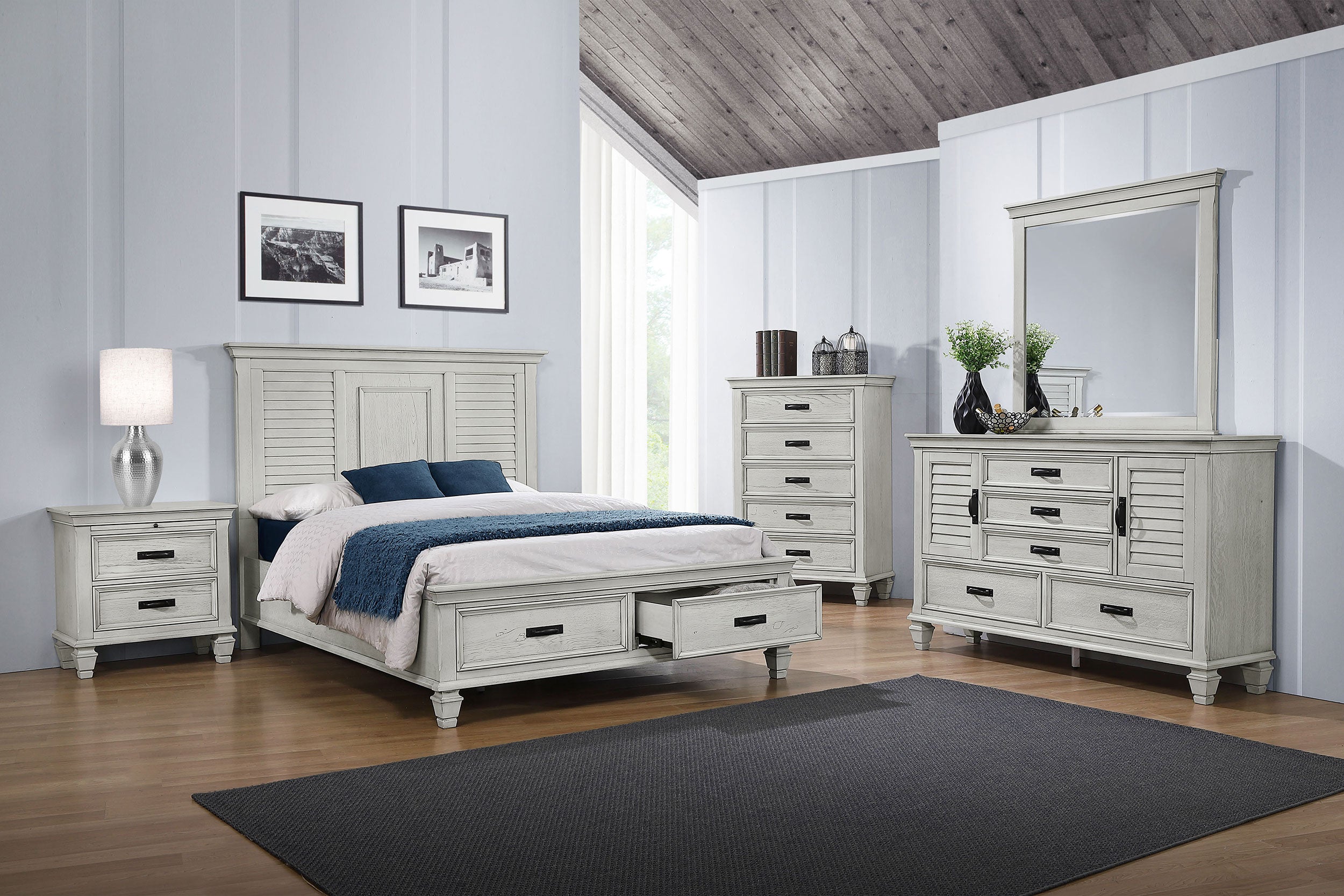 Dar Furniture - Coaster - Franco 5-piece Queen Bedroom Set Distressed White - 205330Q-S5