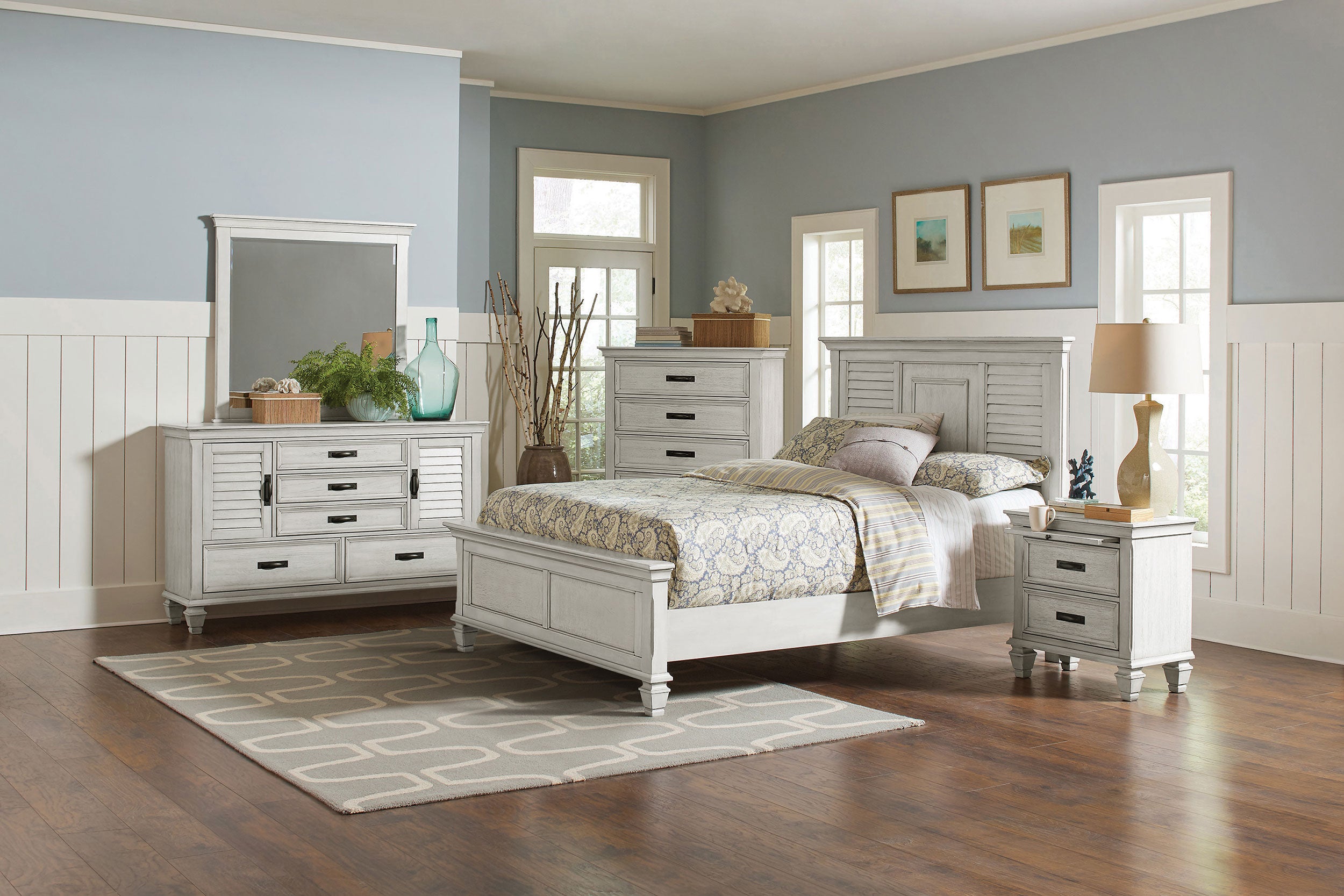 Dar Furniture - Coaster - Franco 5-piece Eastern King Bedroom Set Distressed White - 205331KE-S5