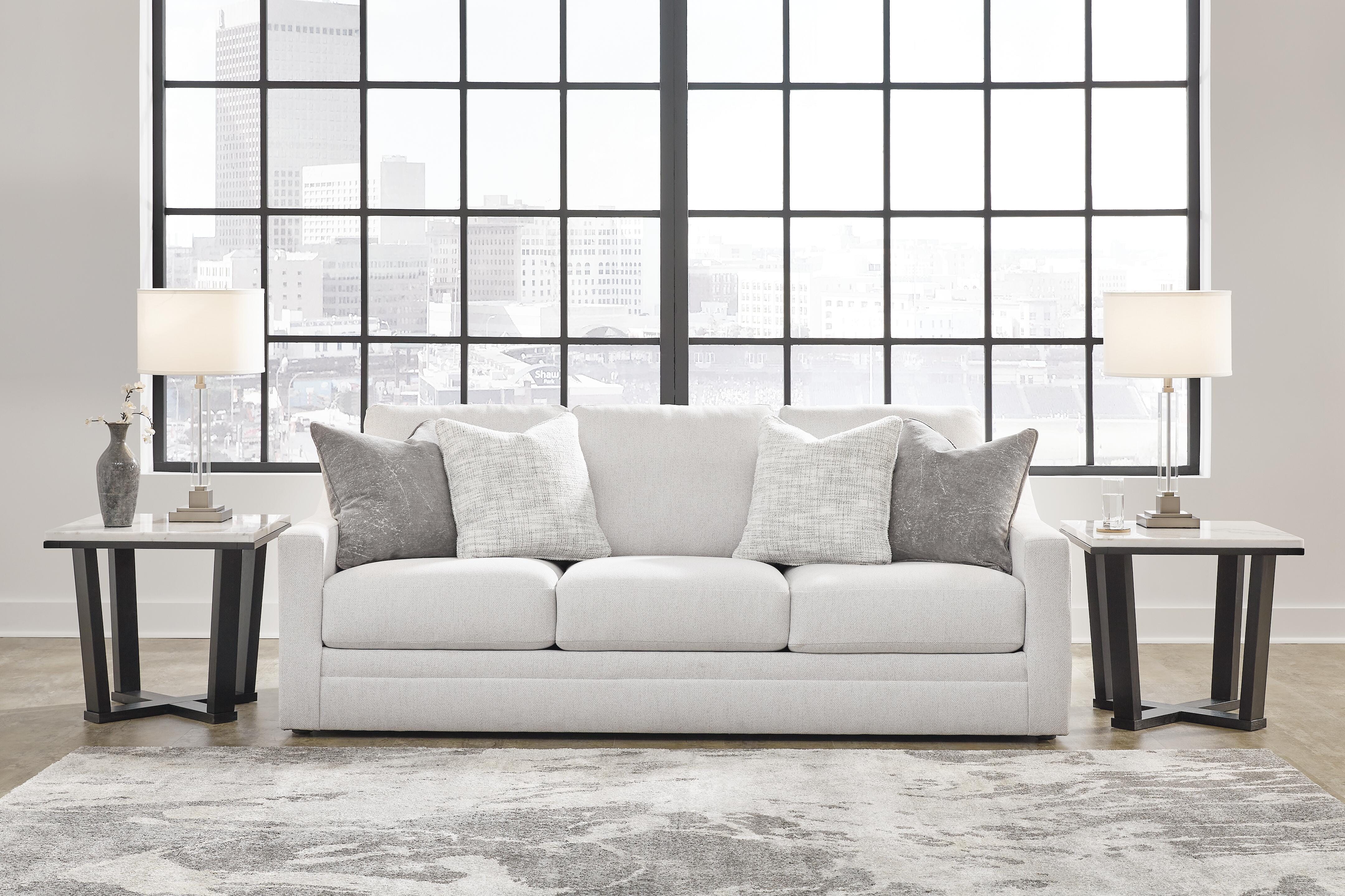 Maitelynn Sofa