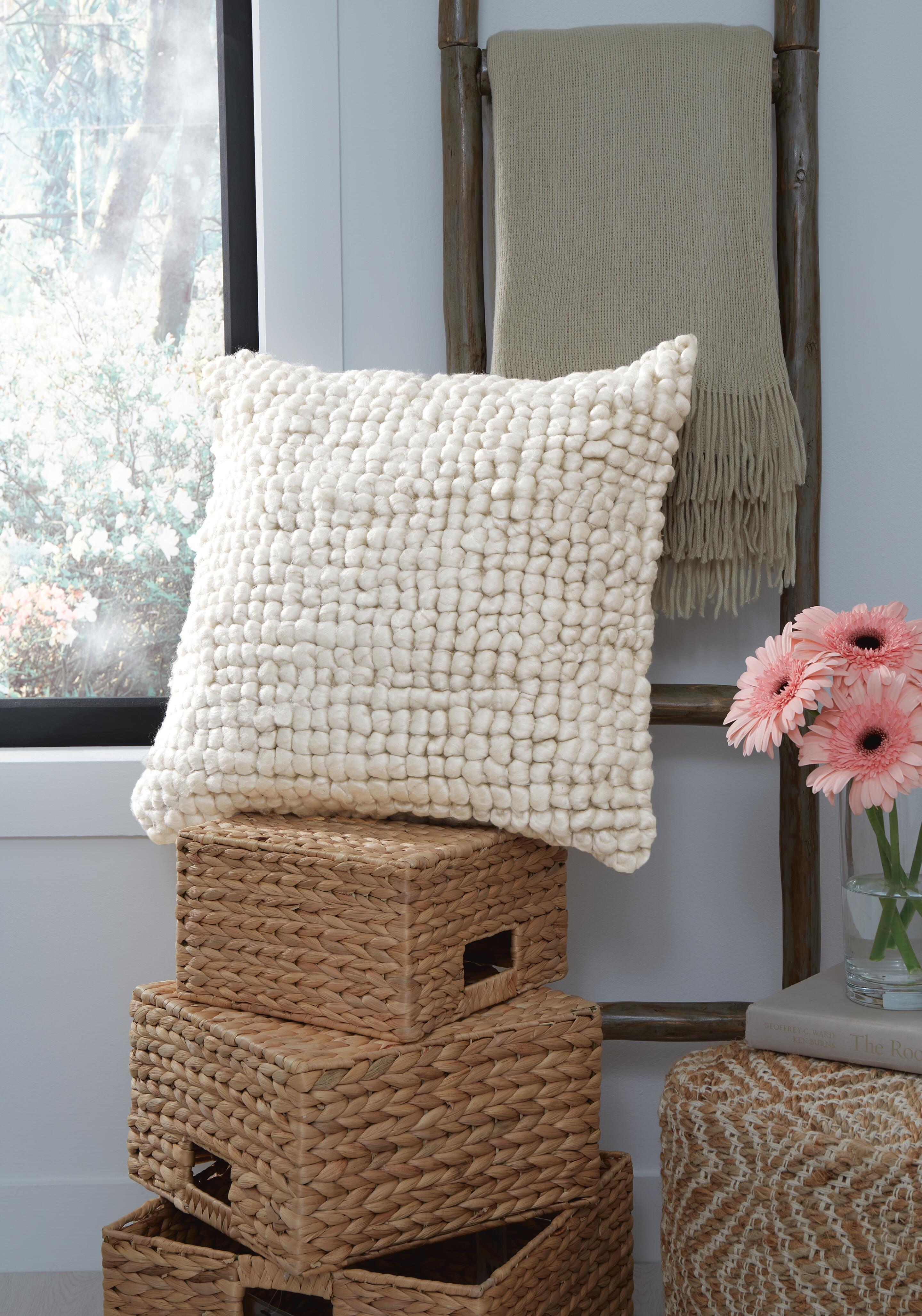 Dar Furniture - Ashley Furniture - Aavie Pillow (Set of 4) - Pillow (4/CS) / Ivory - A1000956