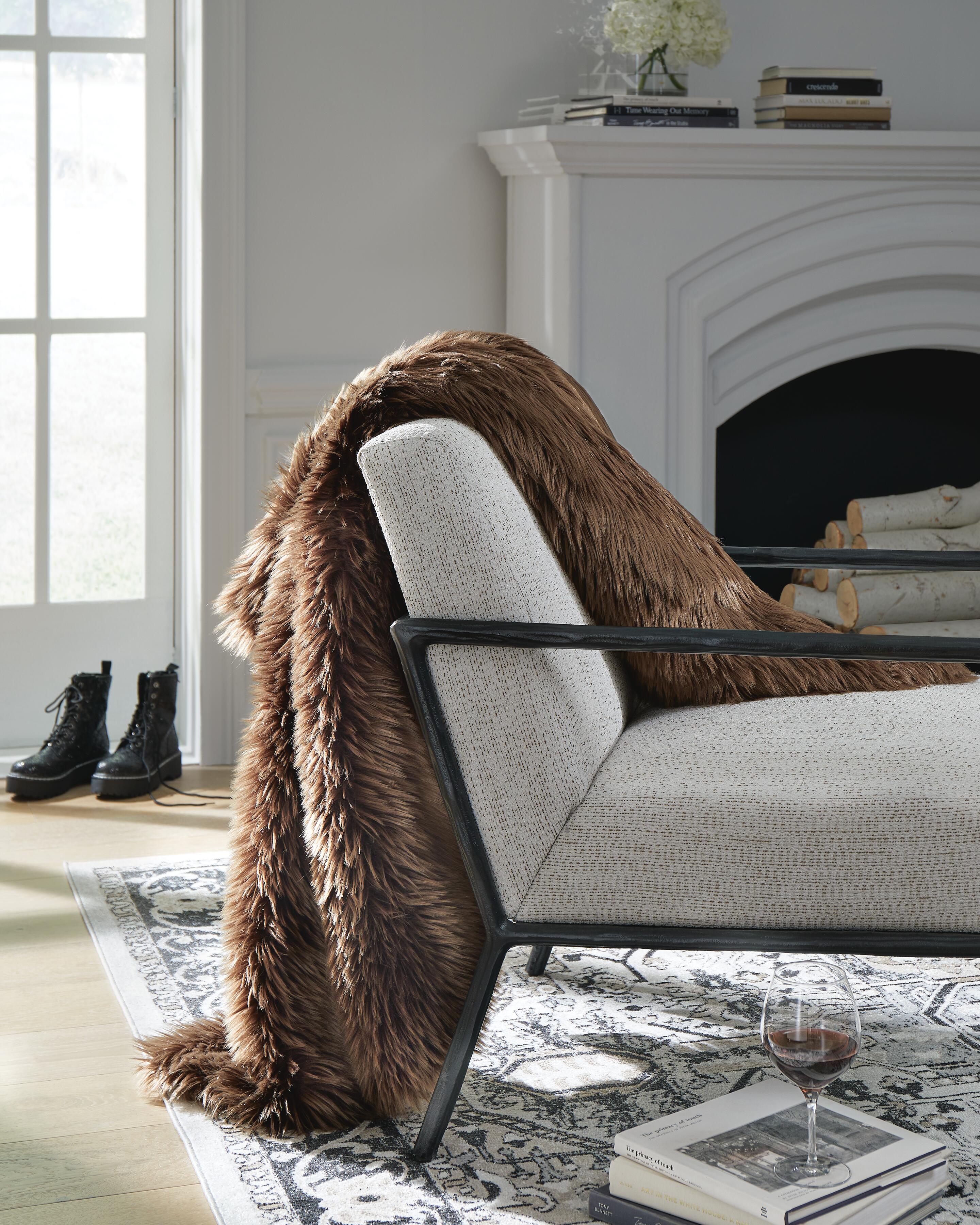 Dar Furniture - Ashley Furniture - Bellethrone Throw (Set of 3) - Throw (3/CS) / Brown - A1000987