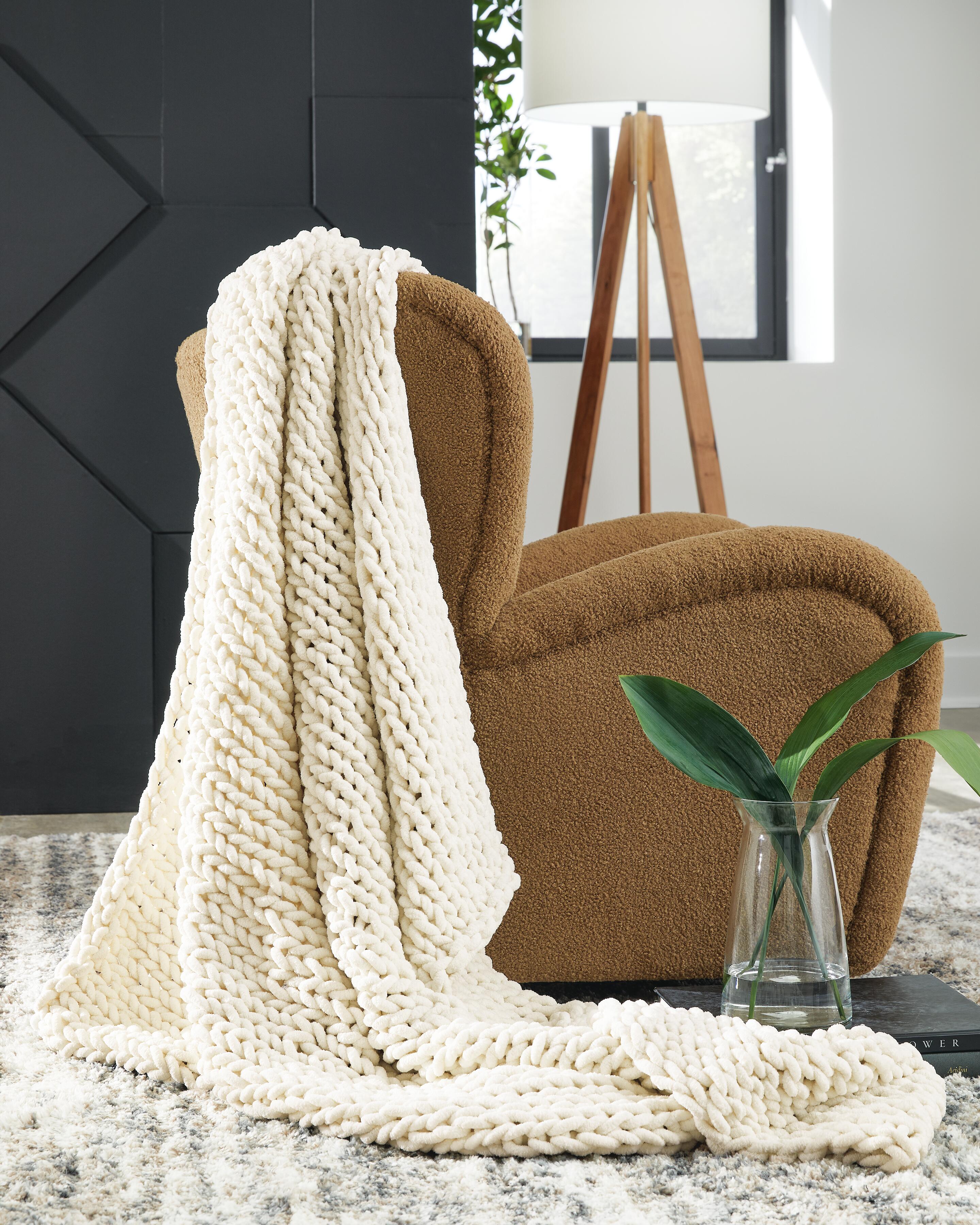 Dar Furniture - Ashley Furniture - Chaddon Throw (Set of 3) - Throw (3/CS) / Ivory - A1001060