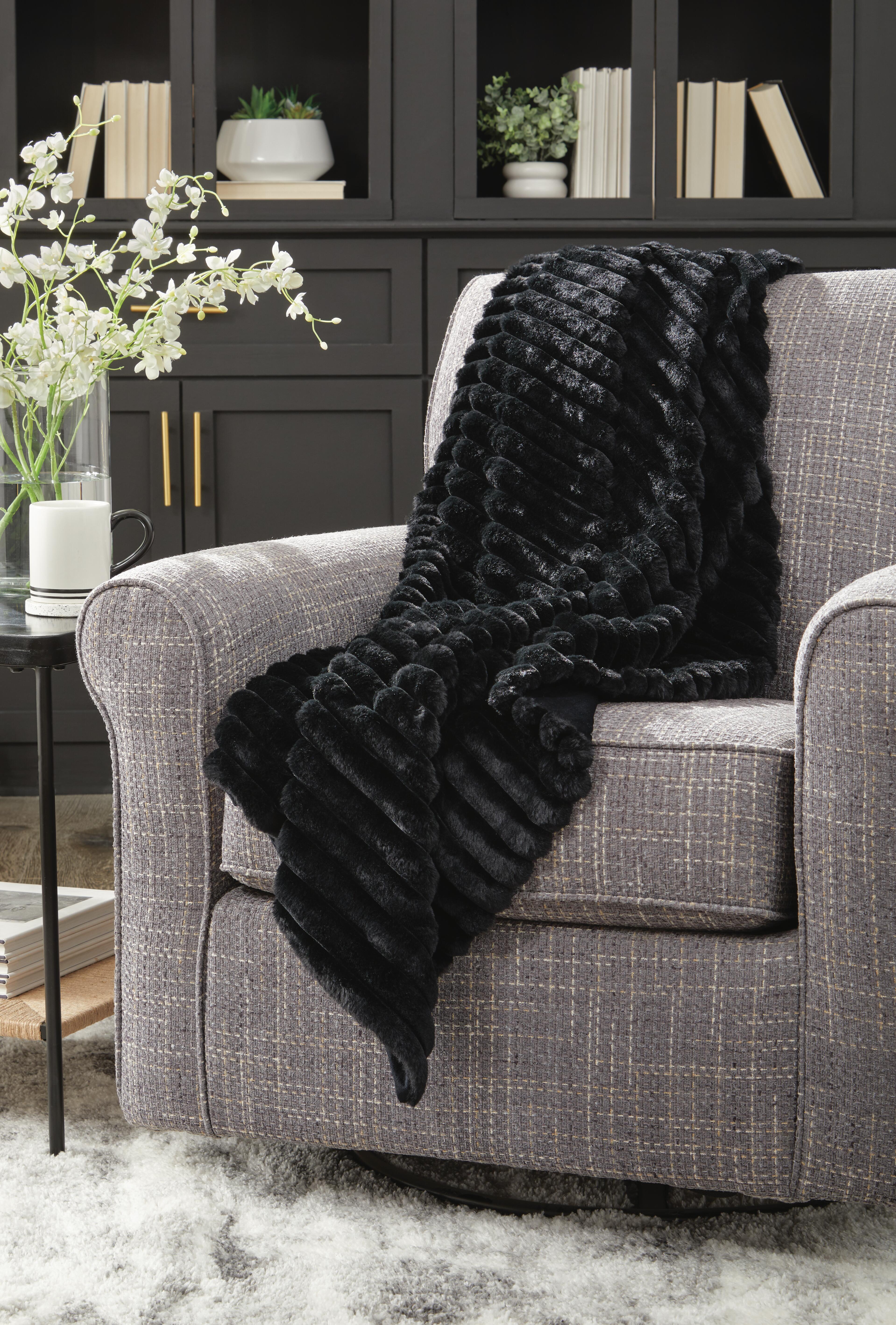 Dar Furniture - Ashley Furniture - Alsonwell Throw (Set of 3) - Throw (3/CS) / Black - A1001083