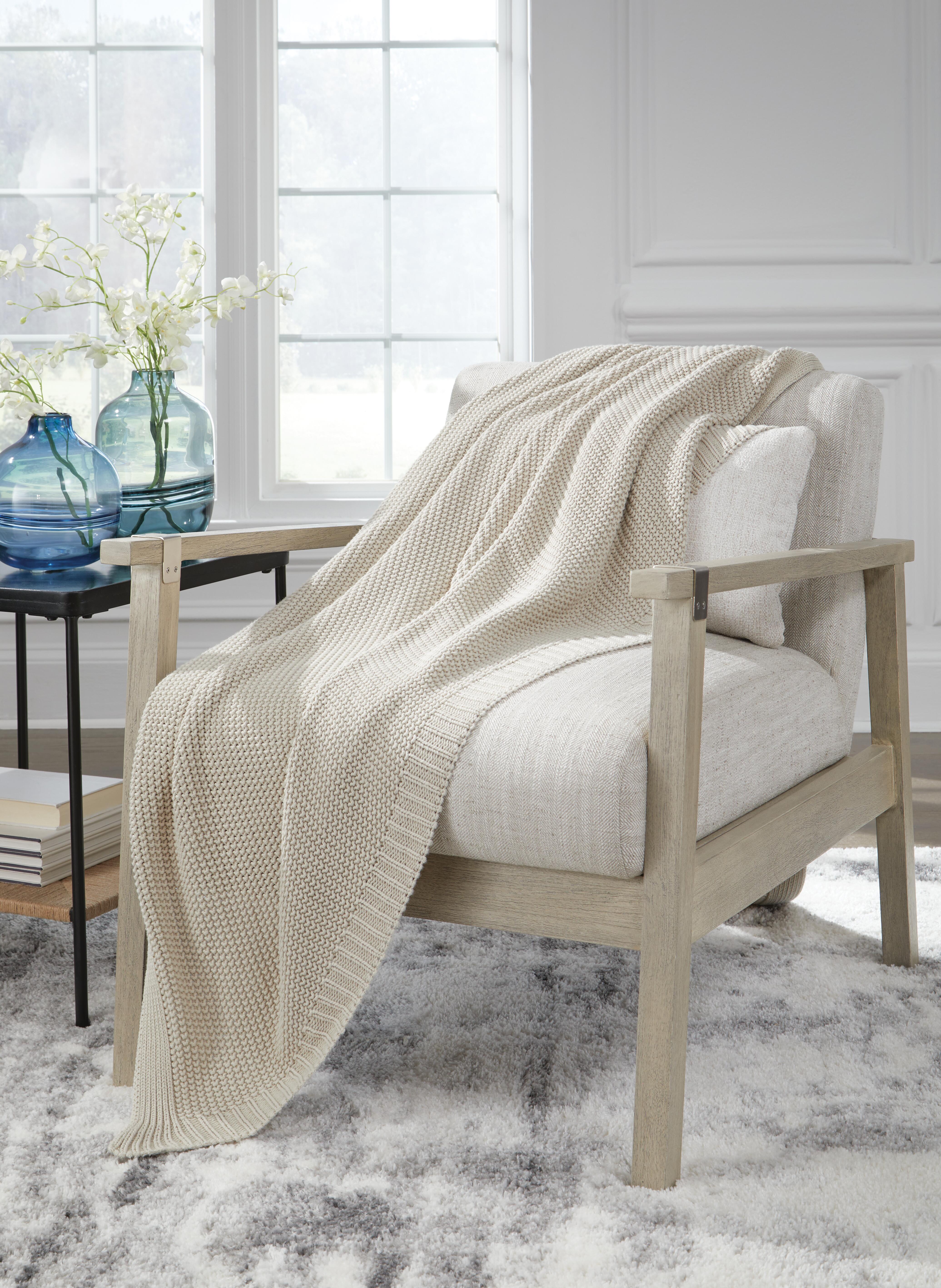 Dar Furniture - Ashley Furniture - Gayelery Throw (Set of 3) - Throw (3/CS) / Sand - A1001084
