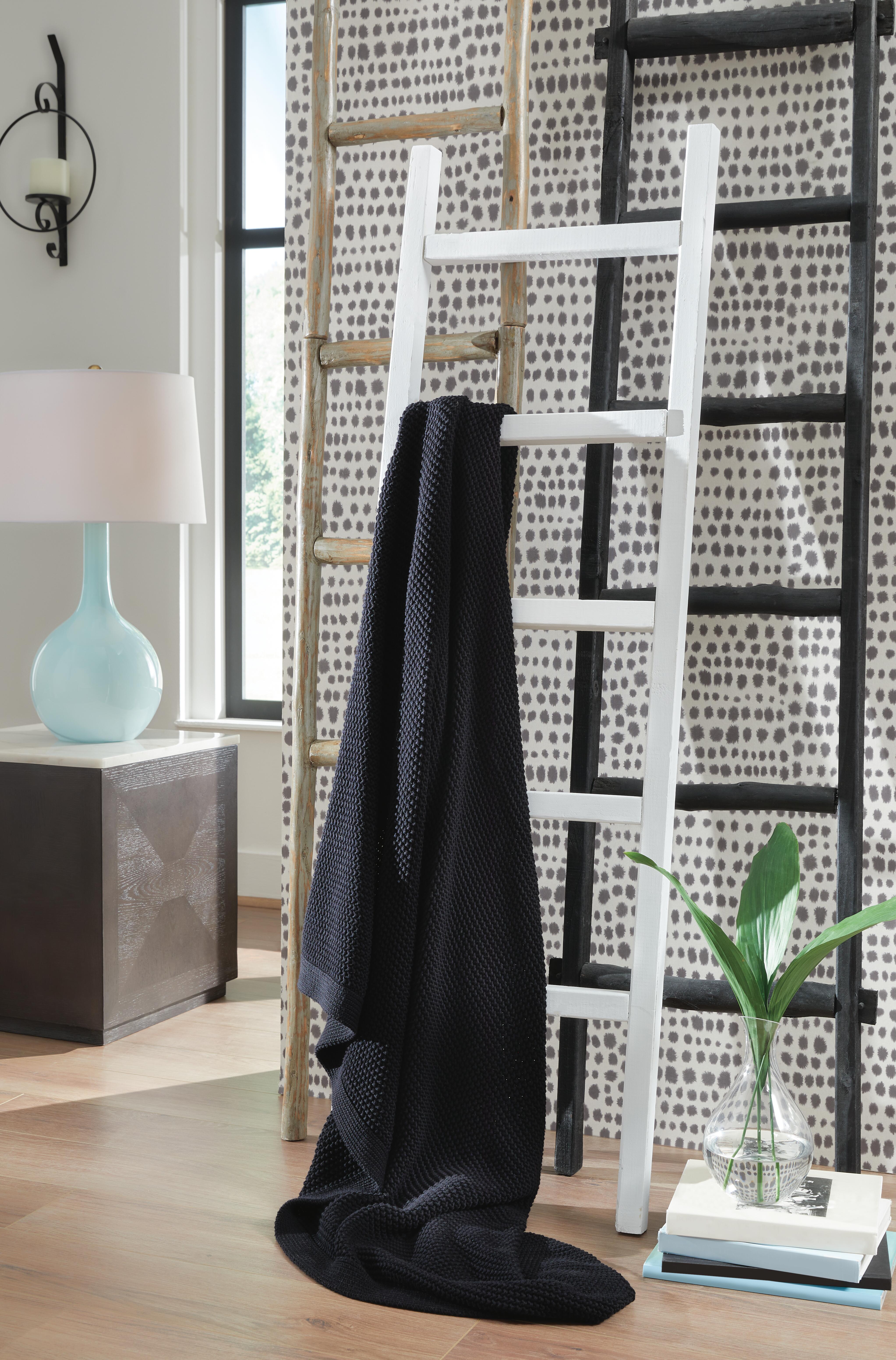 Dar Furniture - Ashley Furniture - Gayelery Throw (Set of 3) - Throw (3/CS) / Black - A1001086