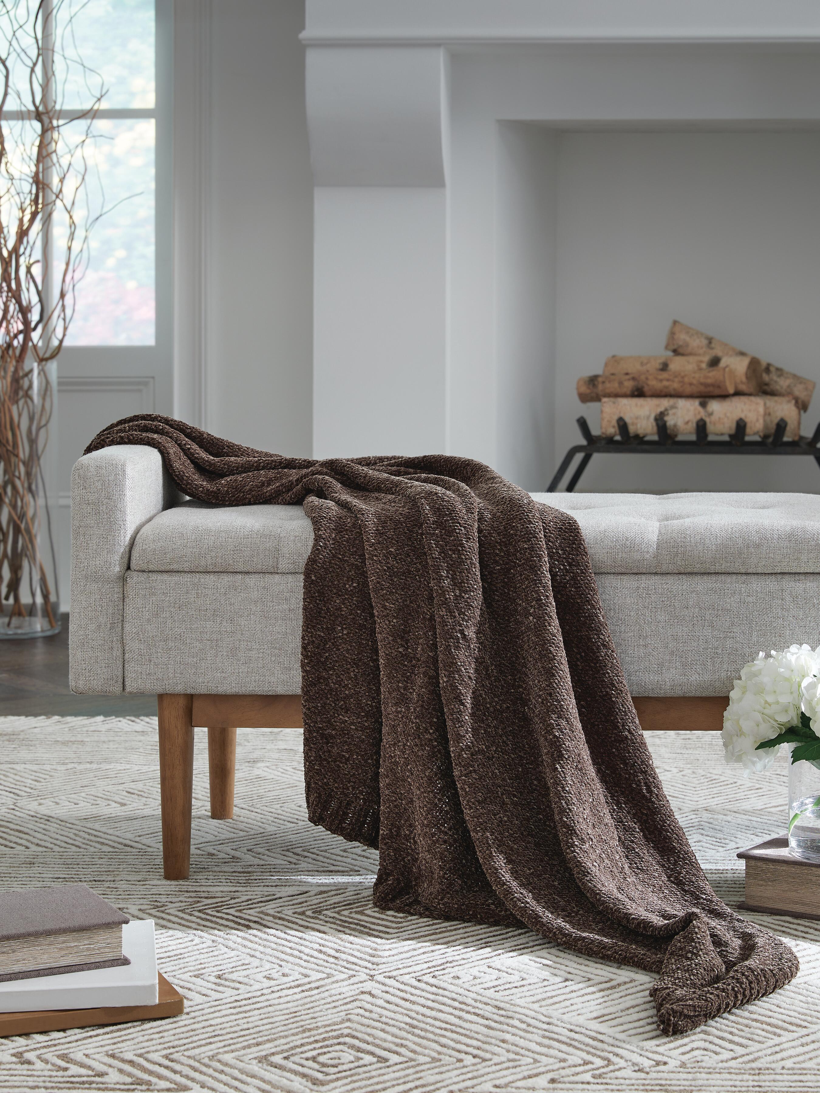 Dar Furniture - Ashley Furniture - Anawood Throw (Set of 3) - Throw (3/CS) / Brown - A1001098