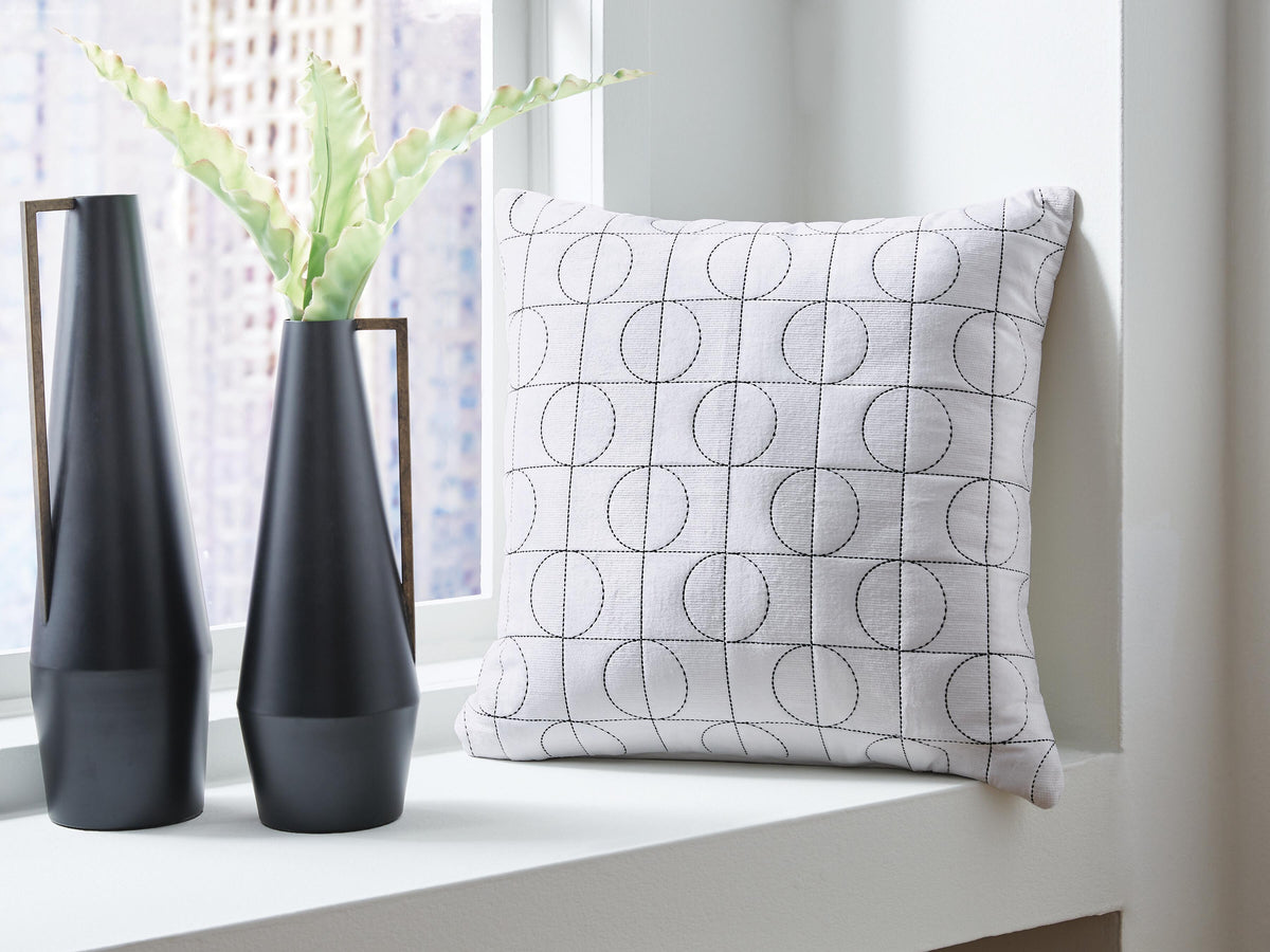 Dar Furniture - Ashley Furniture - Kydner Pillow (Set of 4) - Pillow (4/CS) / White/Black - A1001107