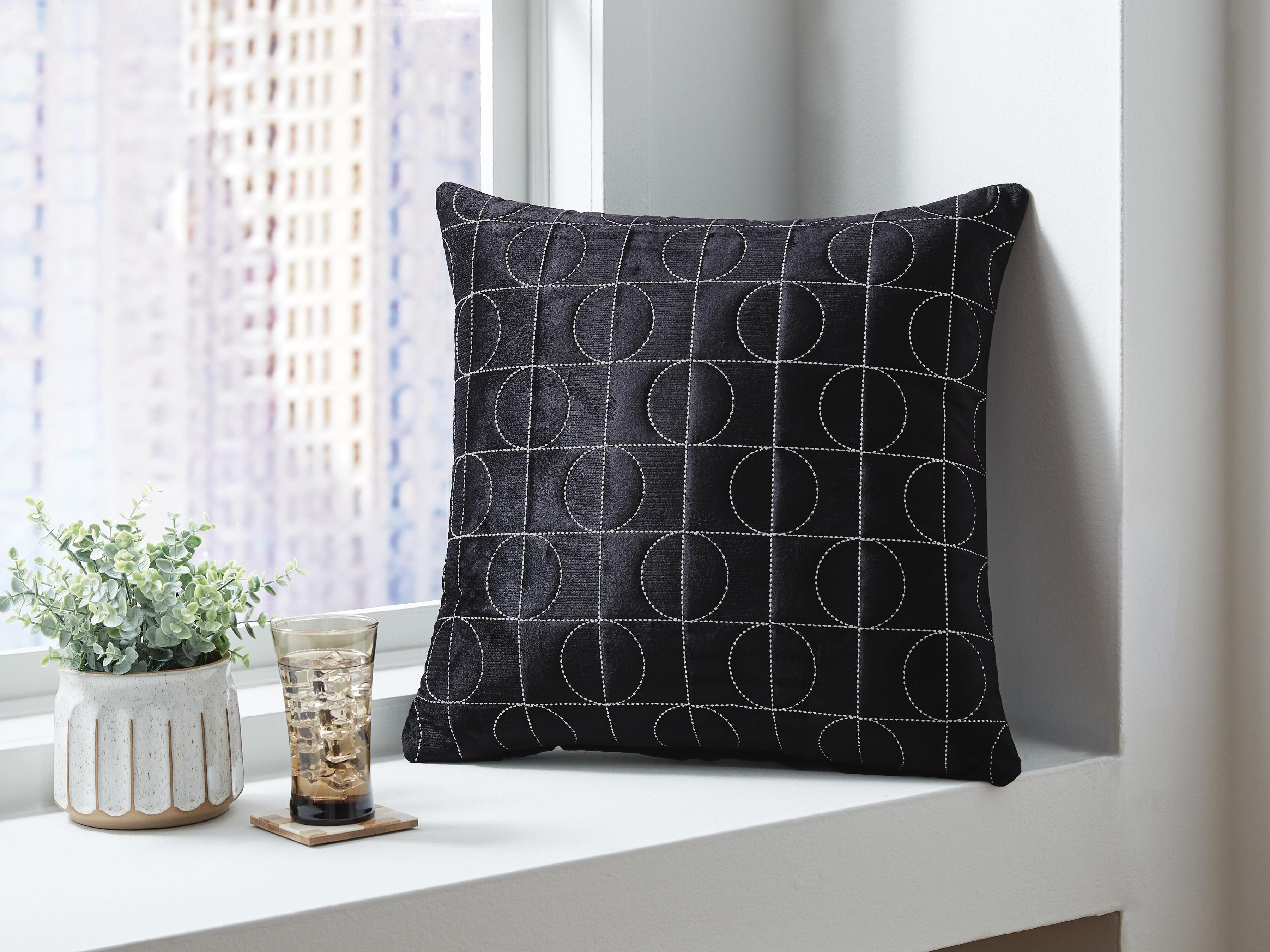 Dar Furniture - Ashley Furniture - Kydner Pillow (Set of 4) - Pillow (4/CS) / Black/Silver - A1001108