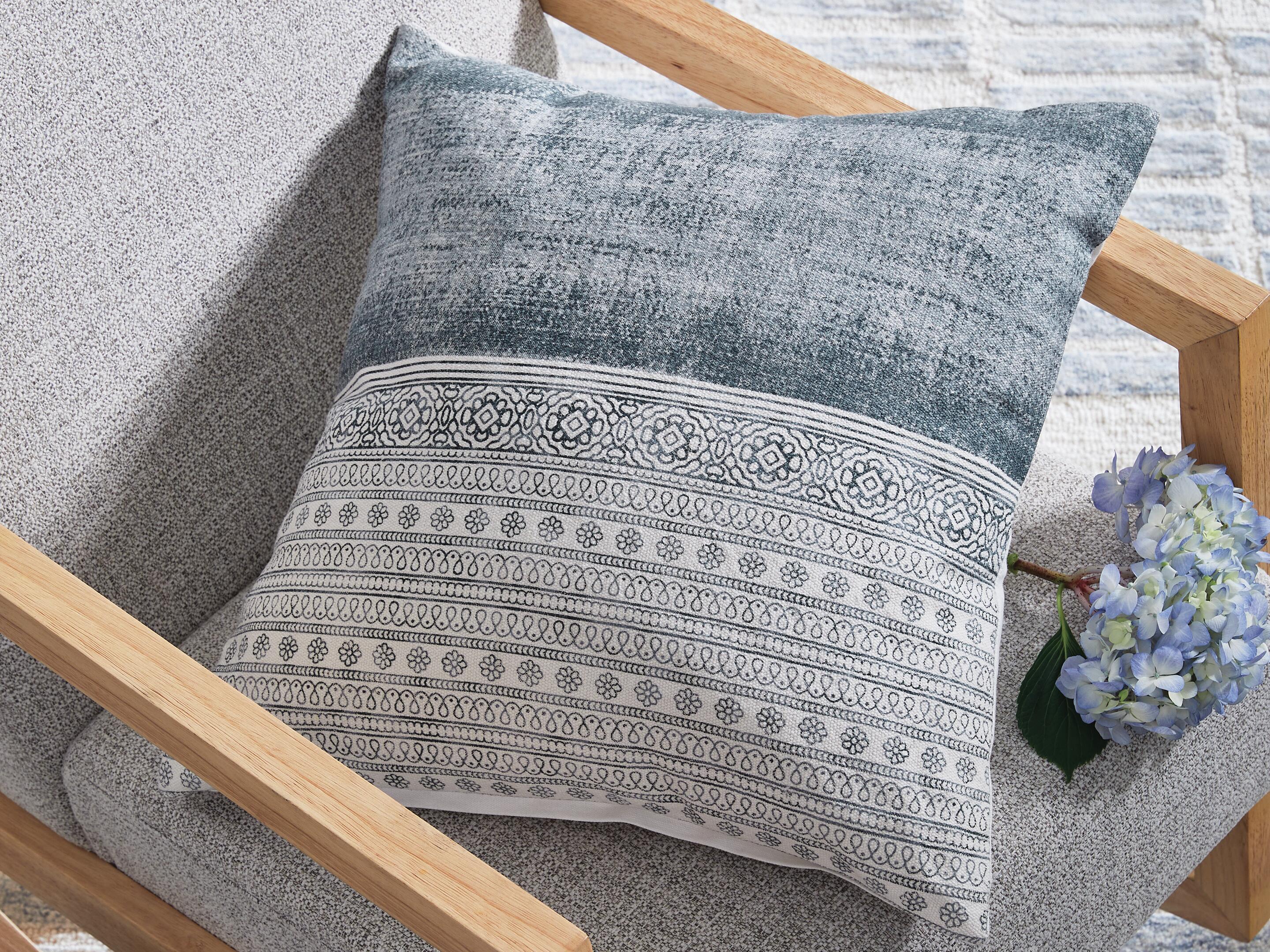 Dar Furniture - Ashley Furniture - Harperville Pillow (Set of 4) - Pillow (4/CS) / Blue/White - A1001127