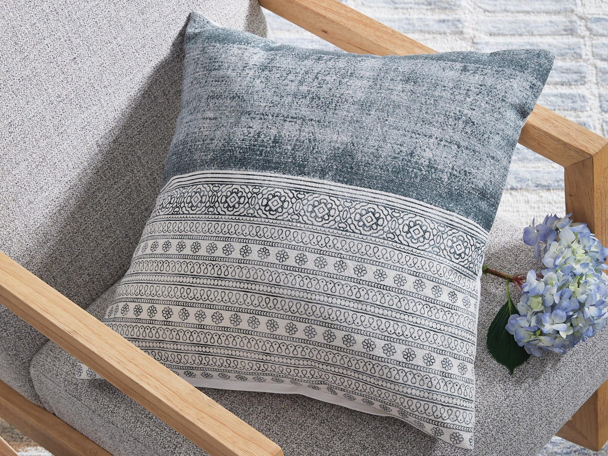 Dar Furniture - Ashley Furniture - Harperville Pillow (Set of 4) - Pillow (4/CS) / Blue/White - A1001127