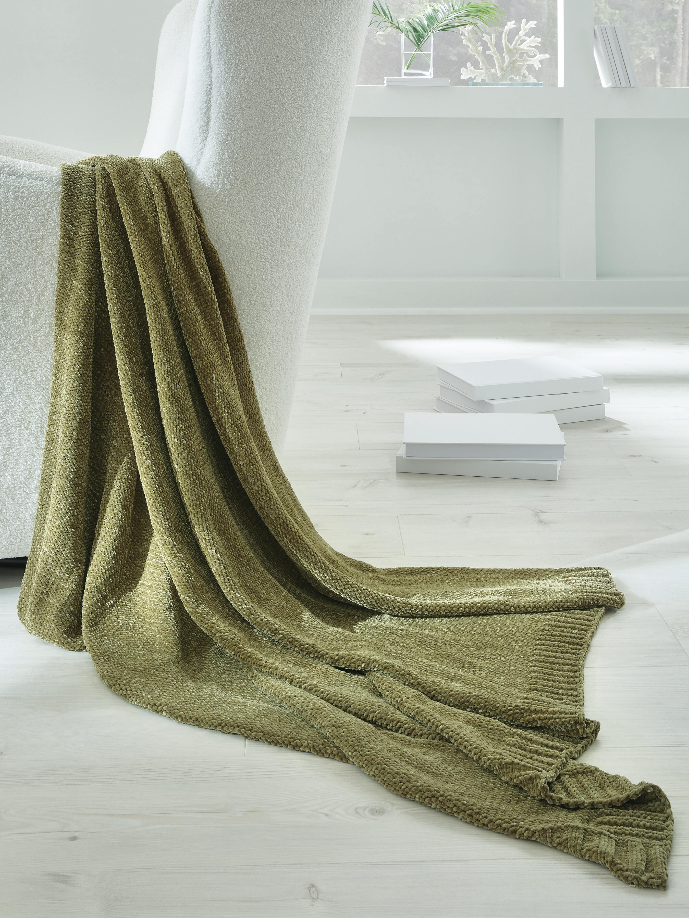 Dar Furniture - Ashley Furniture - Anawood Throw (Set of 3) - Throw (3/CS) / Olive Green - A1001178