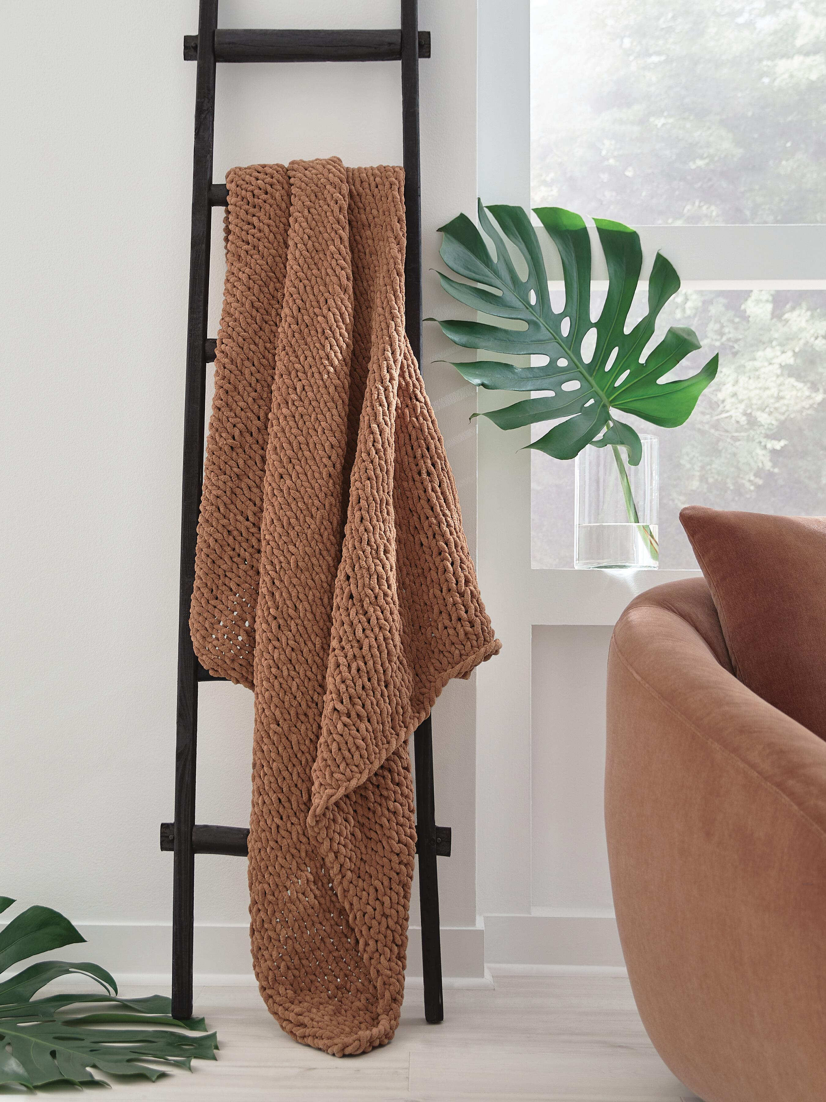 Dar Furniture - Ashley Furniture - Chaddon Throw (Set of 3) - Throw (3/CS) / Sienna - A1001179