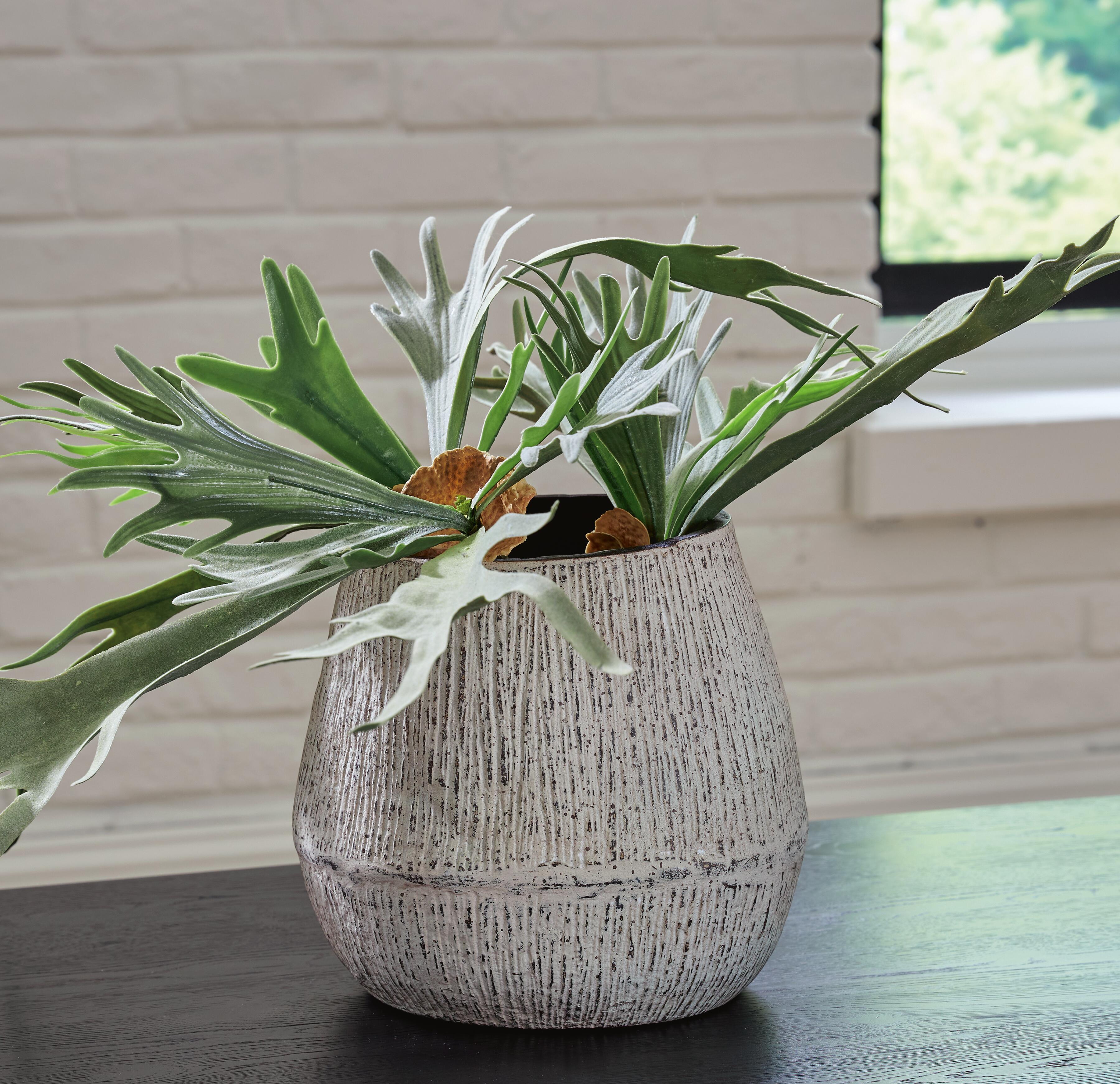 Dar Furniture - Ashley Furniture - Claymount Vase - Vase / Distressed Brown - A2000636