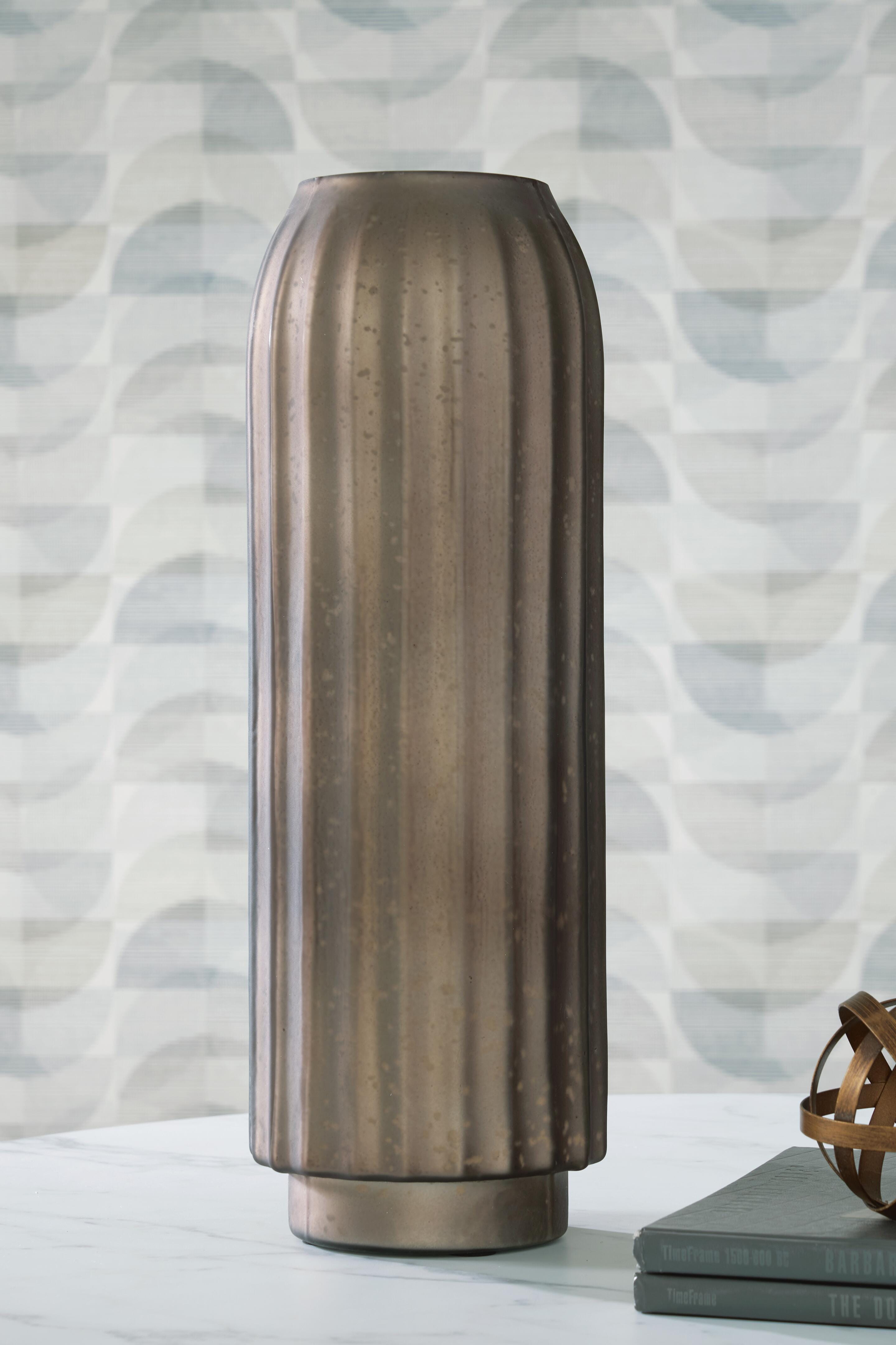 Dar Furniture - Ashley Furniture - Briarcott Vase - Vase / Brown - A2000705