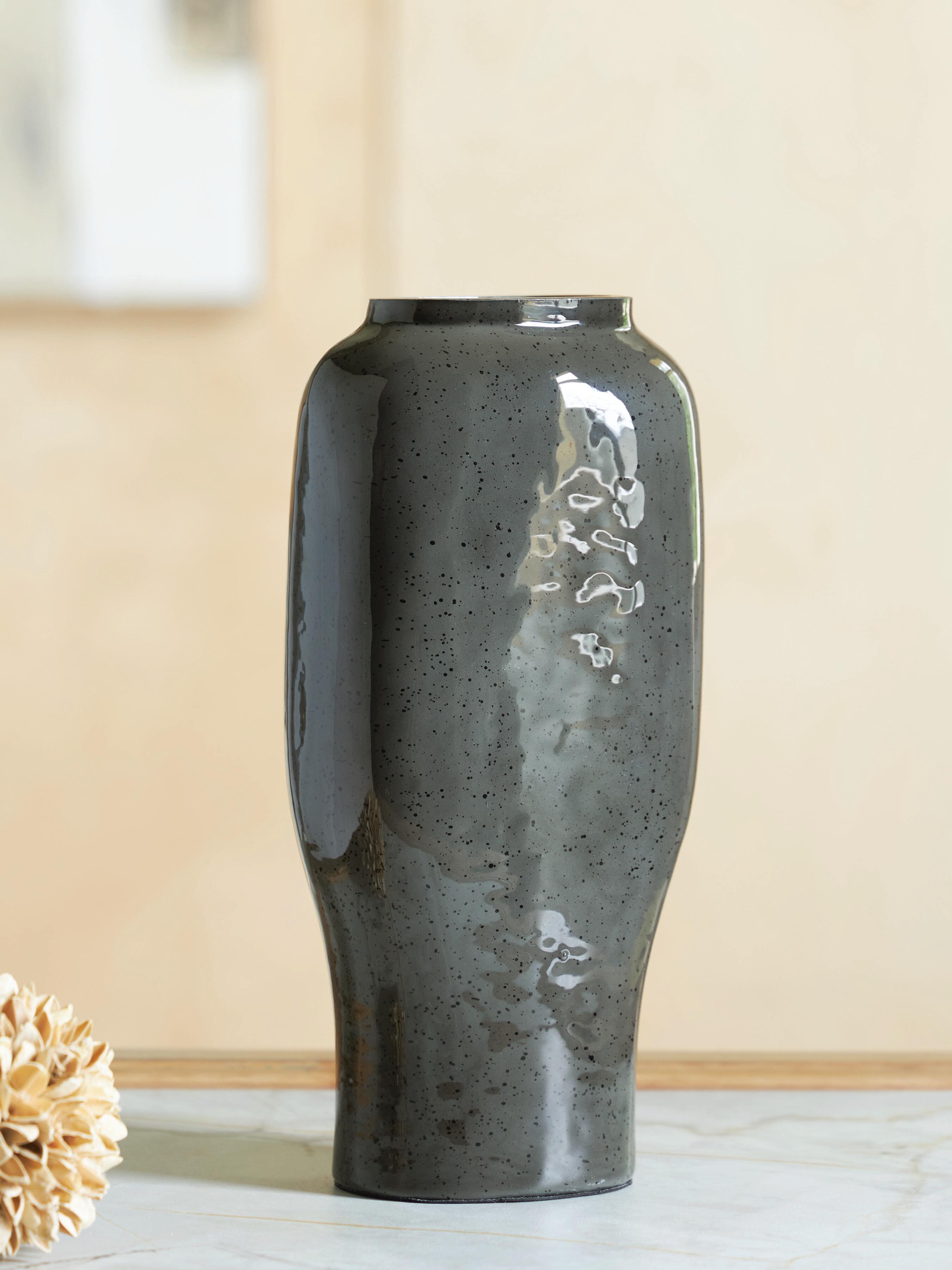 Dar Furniture - Ashley Furniture - Kierlain Vase - Vase / Gray/Black - A2000808