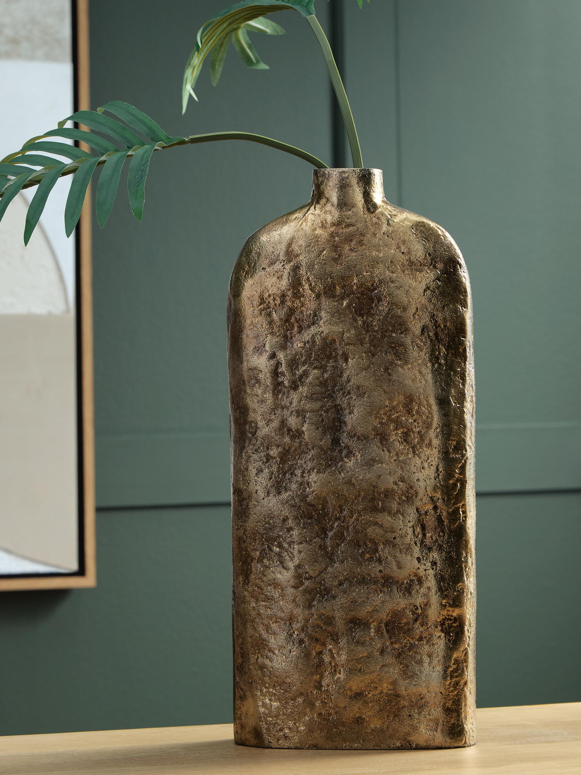 Dar Furniture - Ashley Furniture - Wallmond Vase - Vase / Antique Brass Finish - A2000822