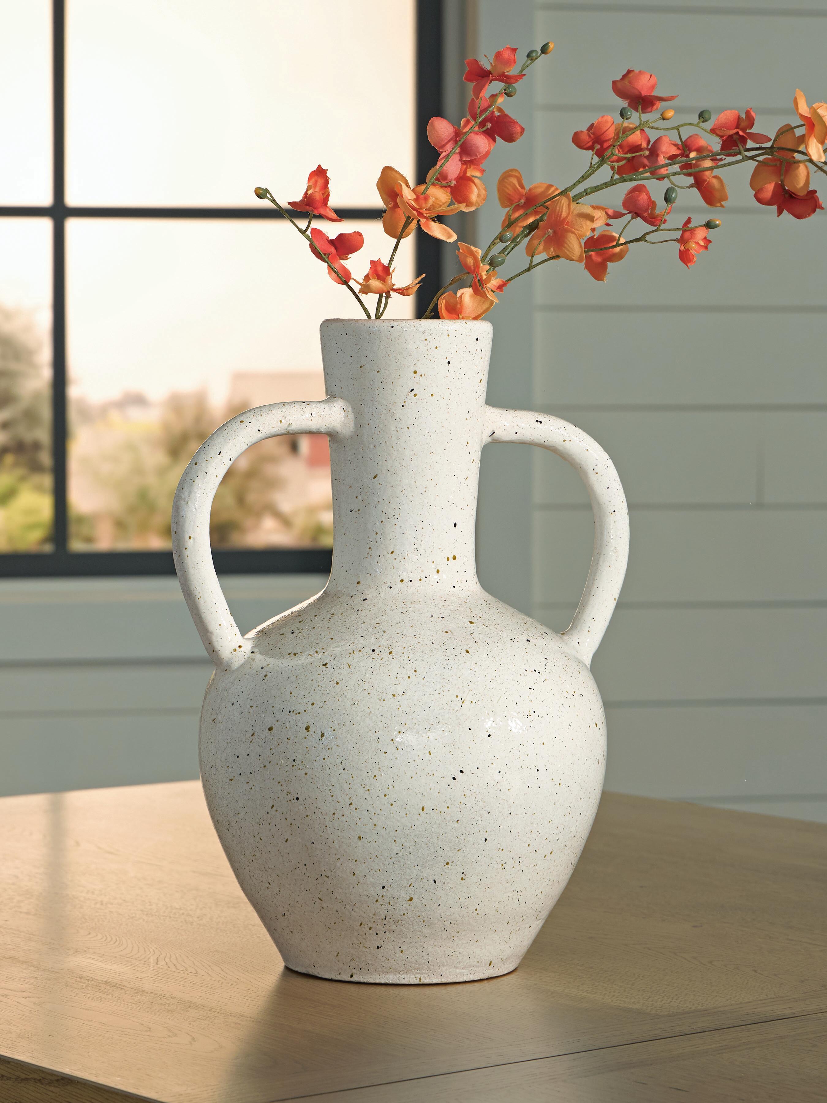 Dar Furniture - Ashley Furniture - Dallinworth Vase - Vase / White/Black - A2000832