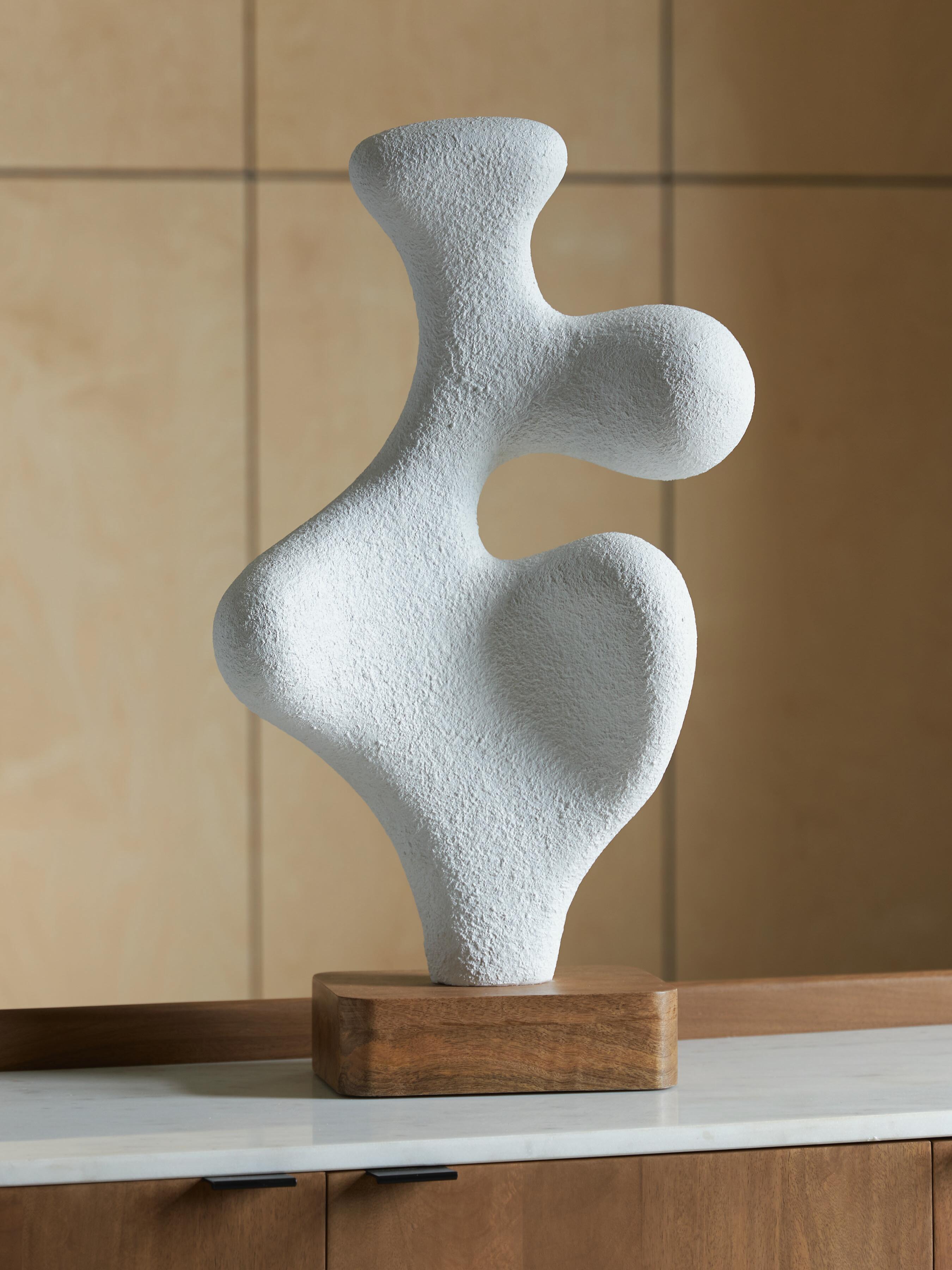 Dar Furniture - Ashley Furniture - Lavarsen Sculpture - Sculpture / White/Brown - A2000840