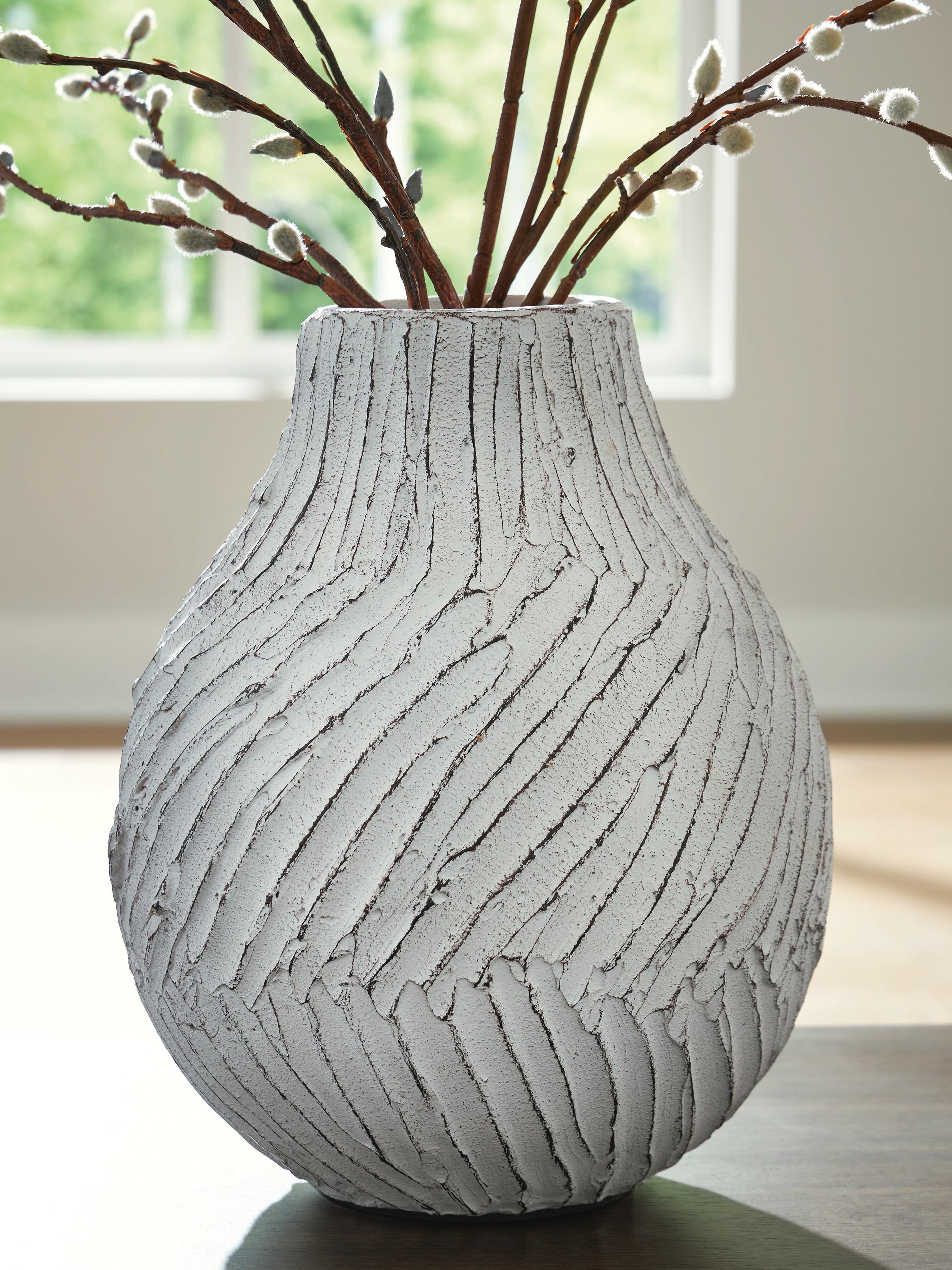Dar Furniture - Ashley Furniture - Shelvie Vase - Vase / Distressed White - A2000849