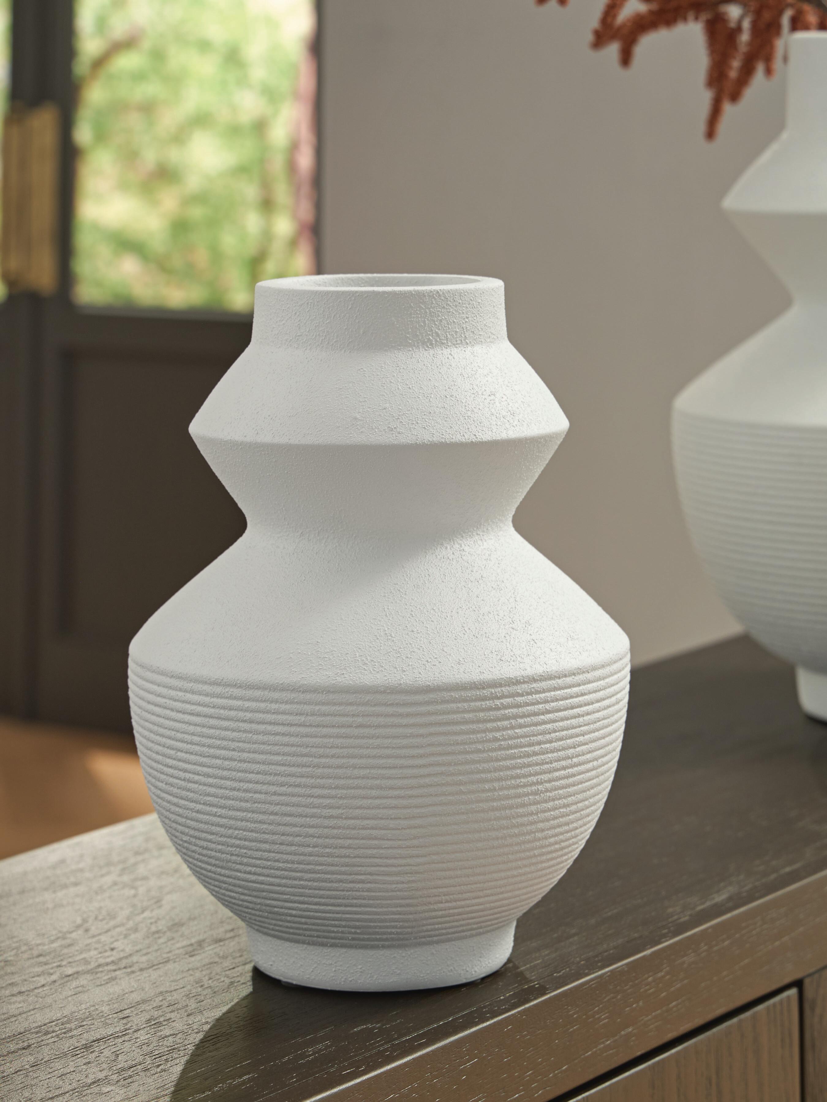 Dar Furniture - Ashley Furniture - Naveen Vase - Vase / White - A2000870