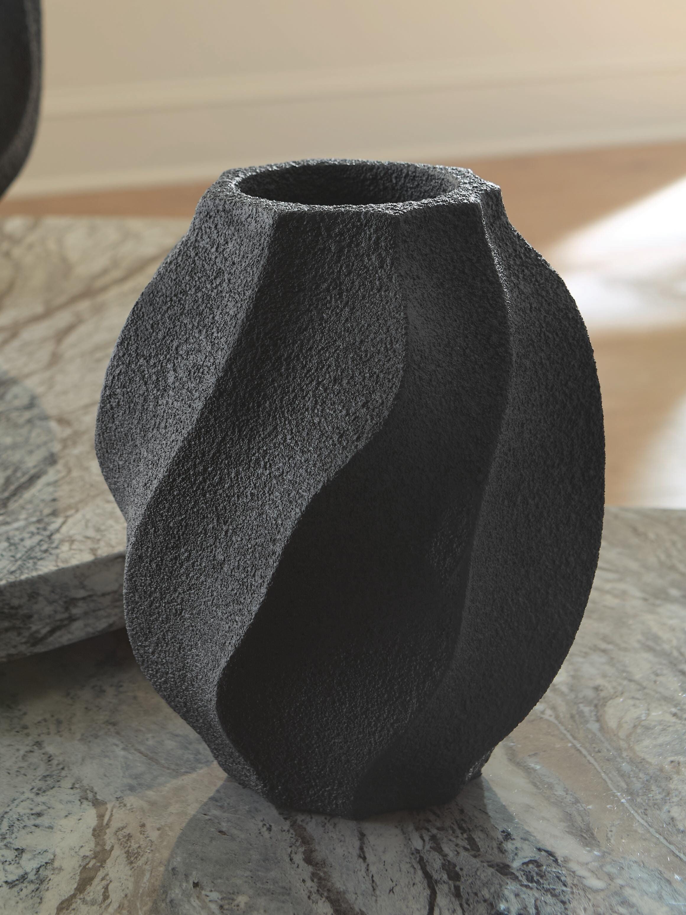 Dar Furniture - Ashley Furniture - Judworth Vase - Vase / Black - A2000875