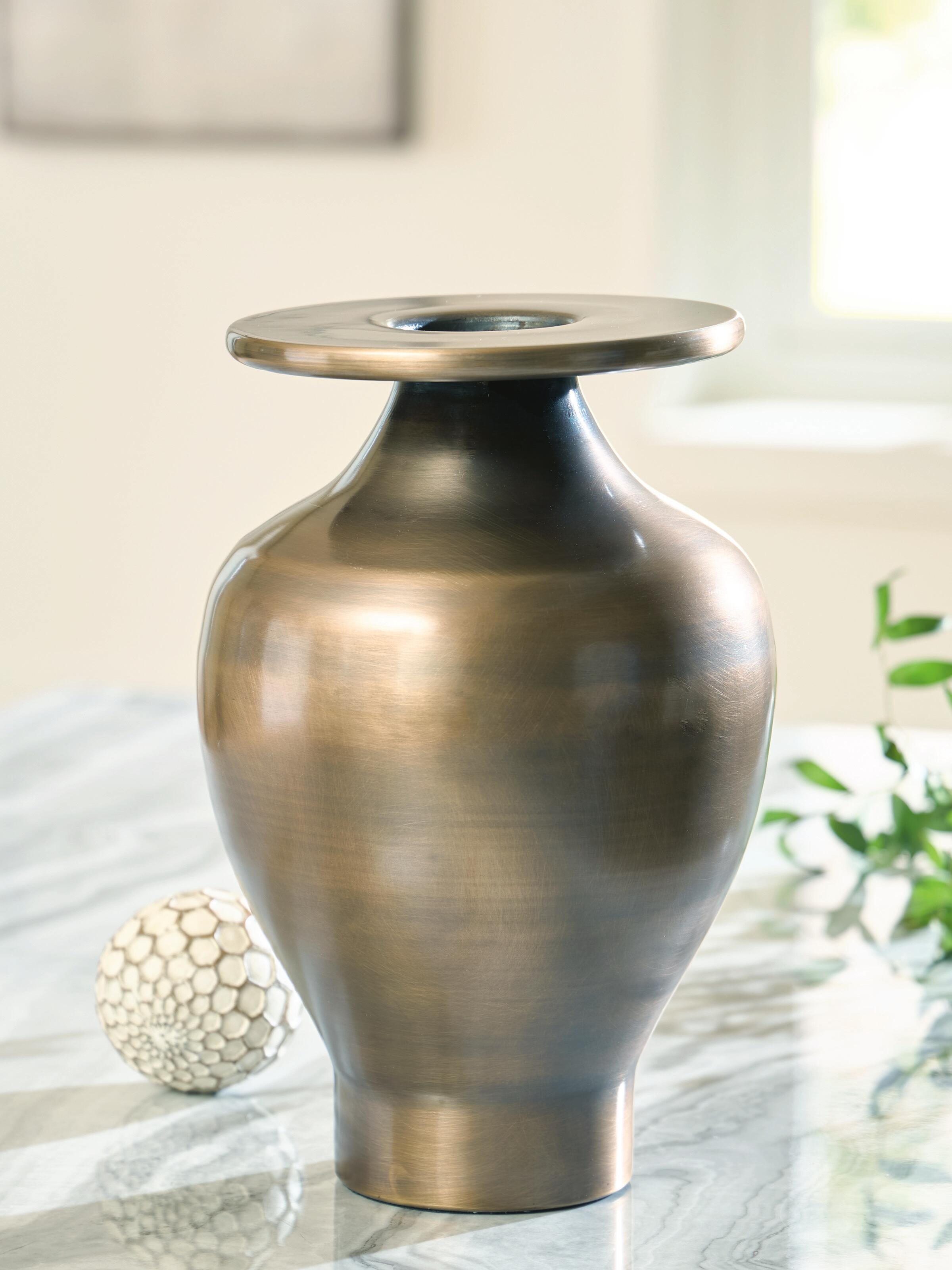 Dar Furniture - Ashley Furniture - Fedorleigh Vase - Vase / Antique Brass Finish - A2000894