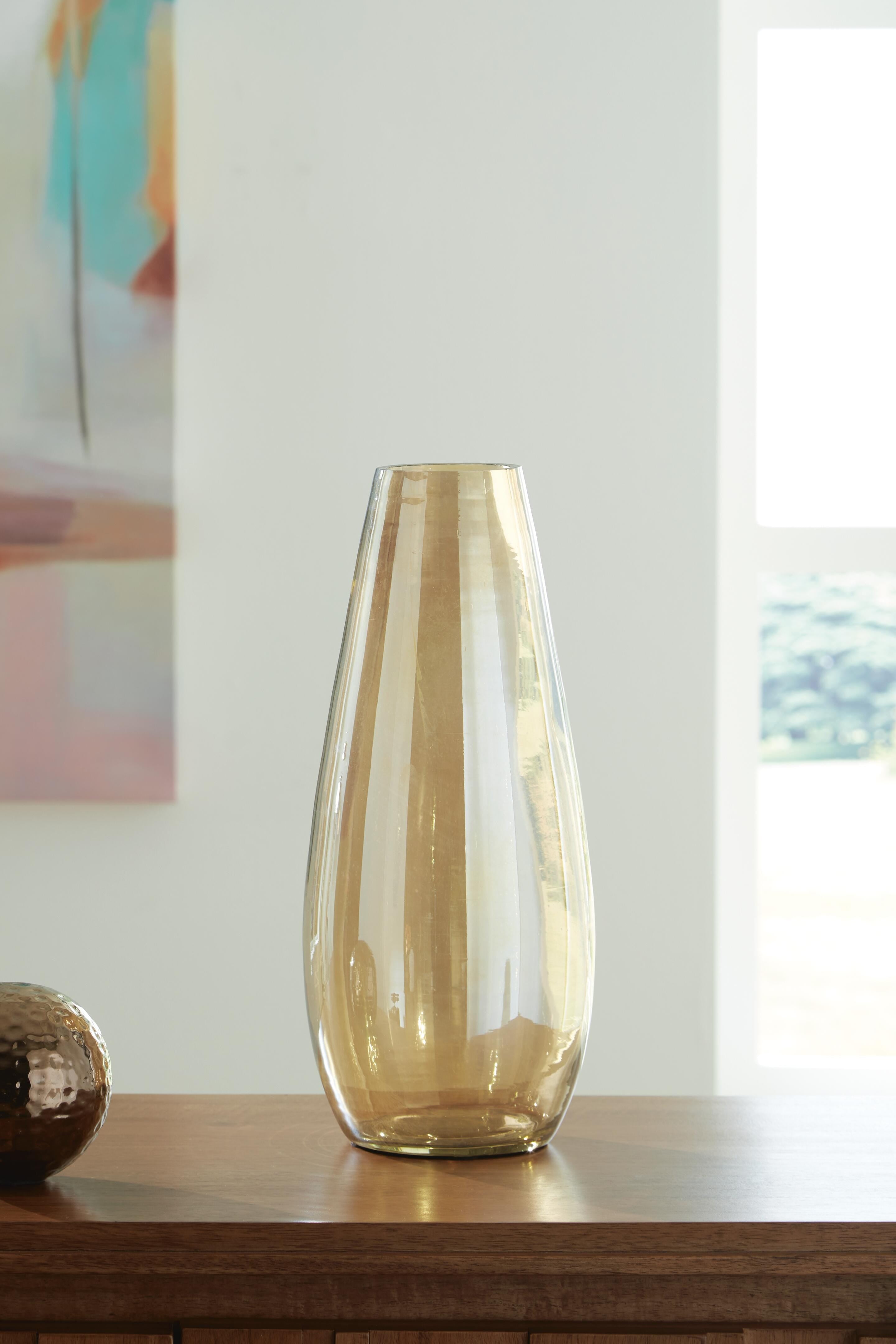 Dar Furniture - Ashley Furniture - Rhettman Vase - Vase / Amber - A2900005