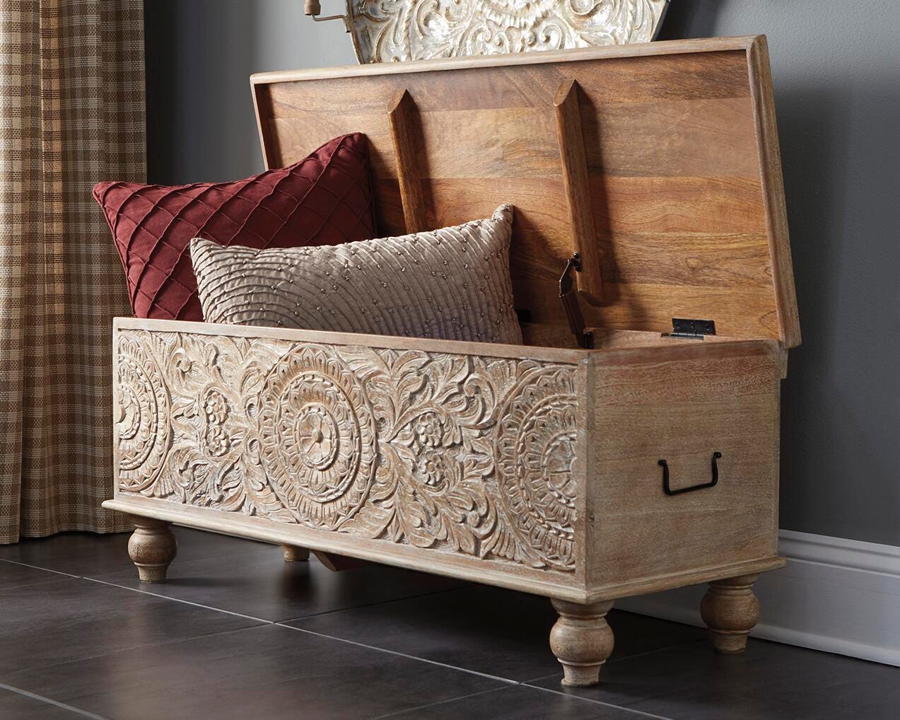 Dar Furniture - Ashley Furniture - Fossil Ridge Storage Bench - Storage Bench / Beige / 44"W x 17"D x 17"H - A4000039