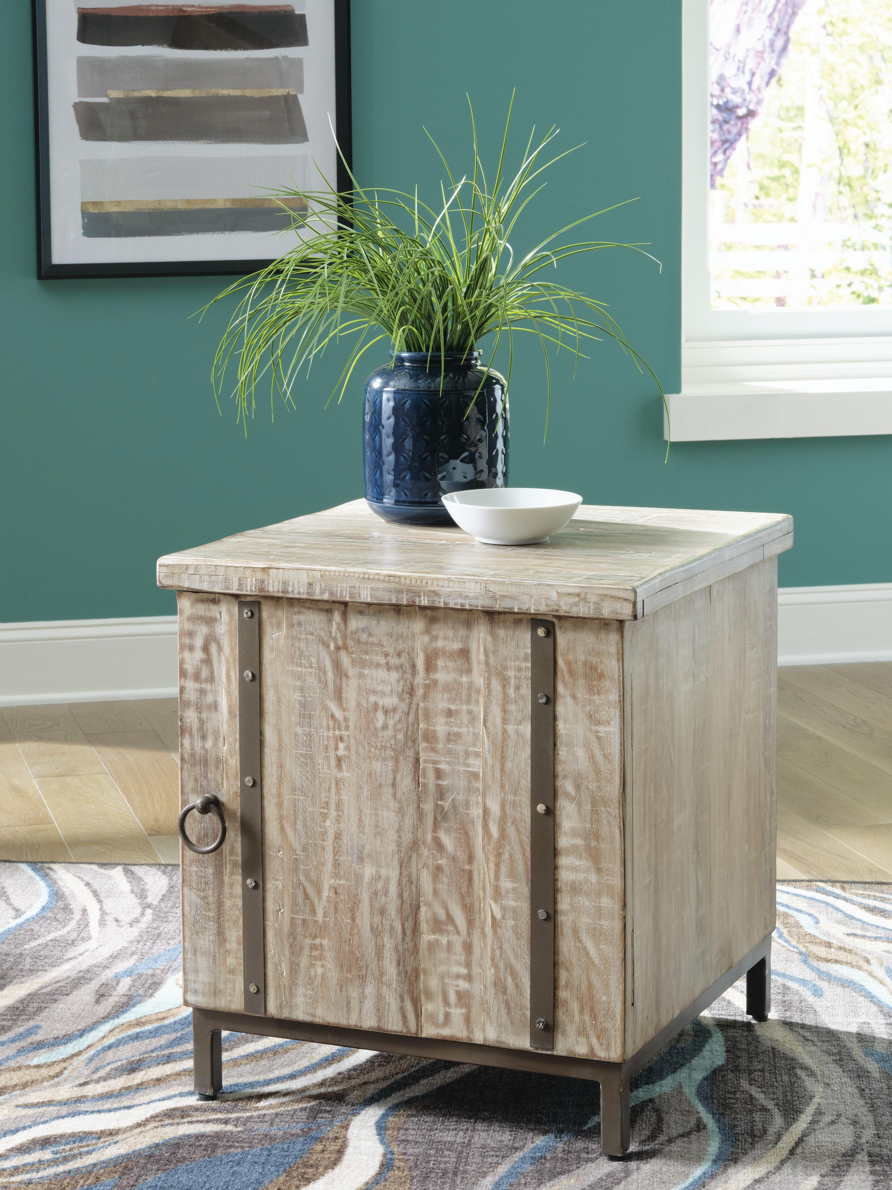 Dar Furniture - Ashley Furniture - Laddford Accent Cabinet - Accent Cabinet / Whitewash - A4000506