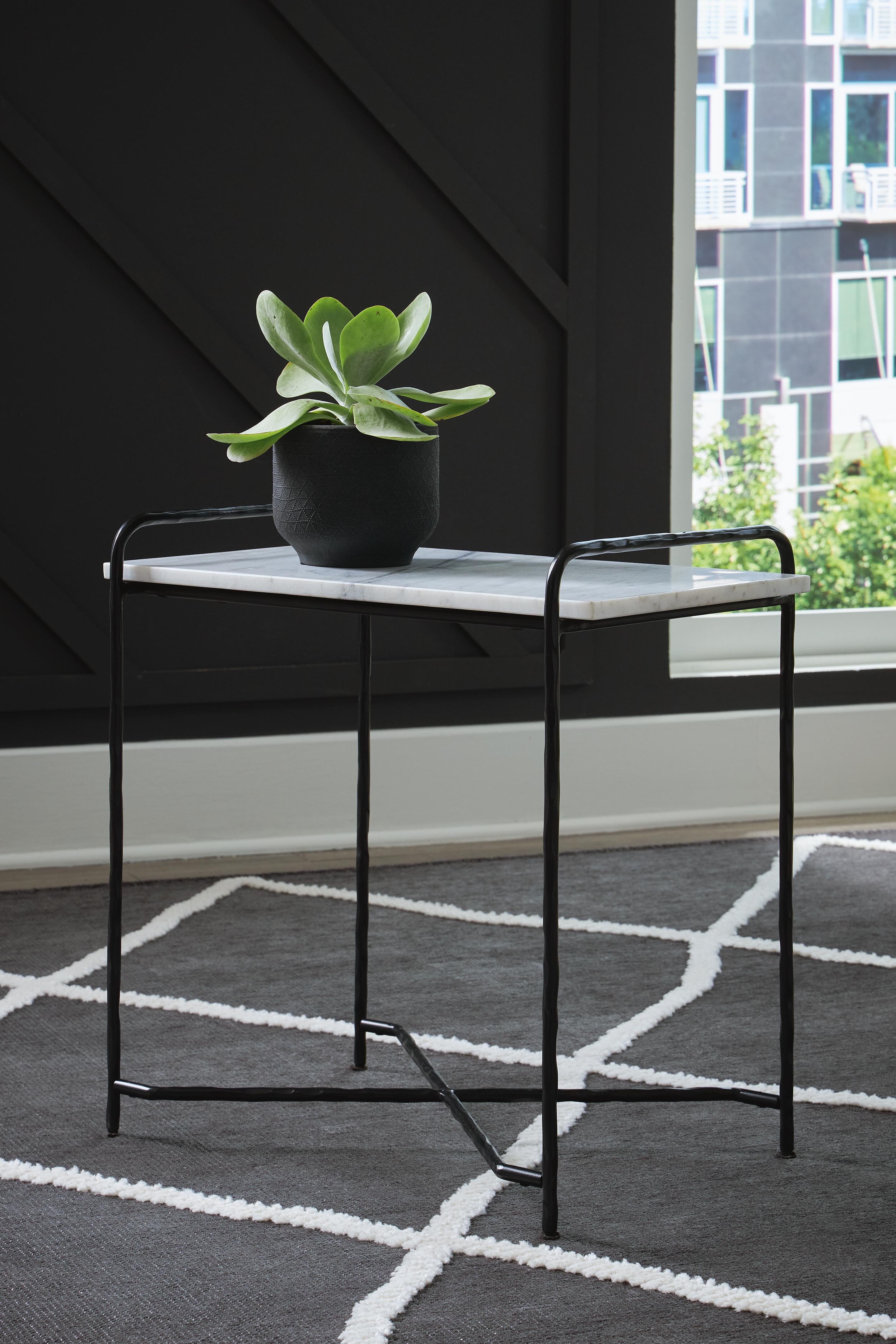 Dar Furniture - Ashley Furniture - Ashber Accent Table - Accent Table / White/Black - A4000609