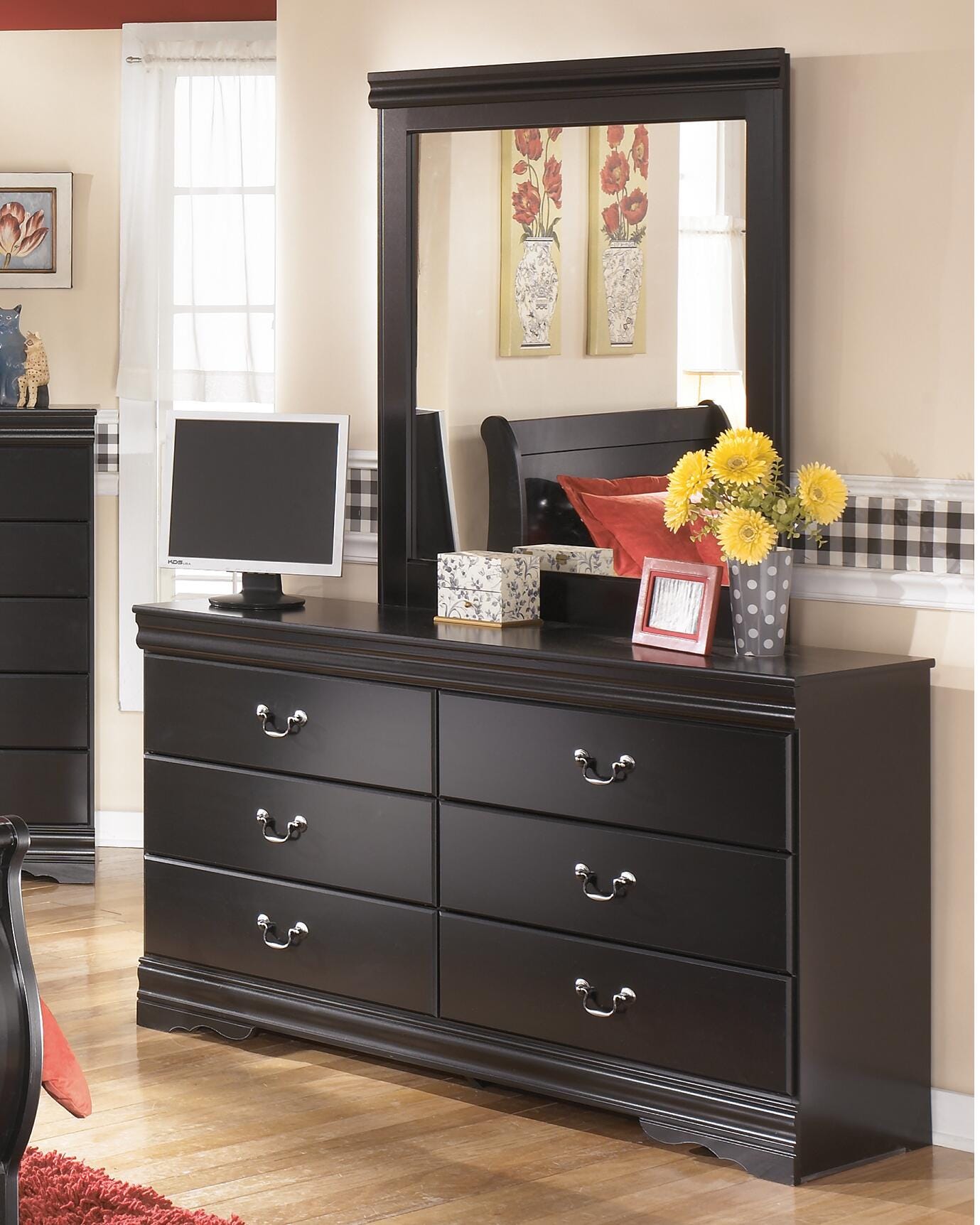 Dar Furniture - Ashley Furniture - Huey Vineyard Dresser and Mirror - Dresser and Mirror / Black - B128B1