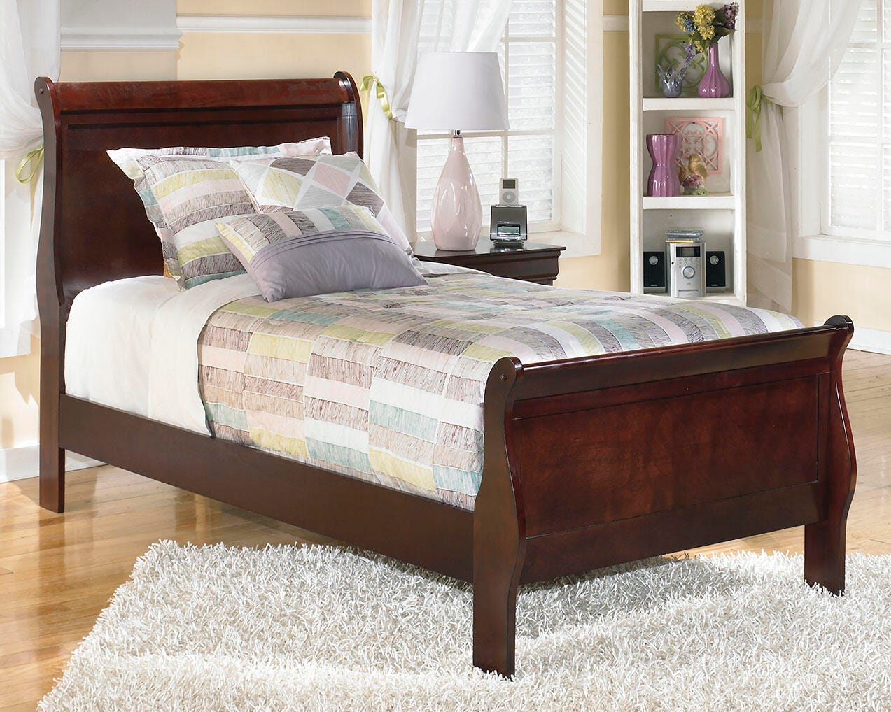 Dar Furniture - Ashley Furniture - Alisdair Twin Sleigh Bed - Twin Sleigh Bed / Reddish Brown - B376B5