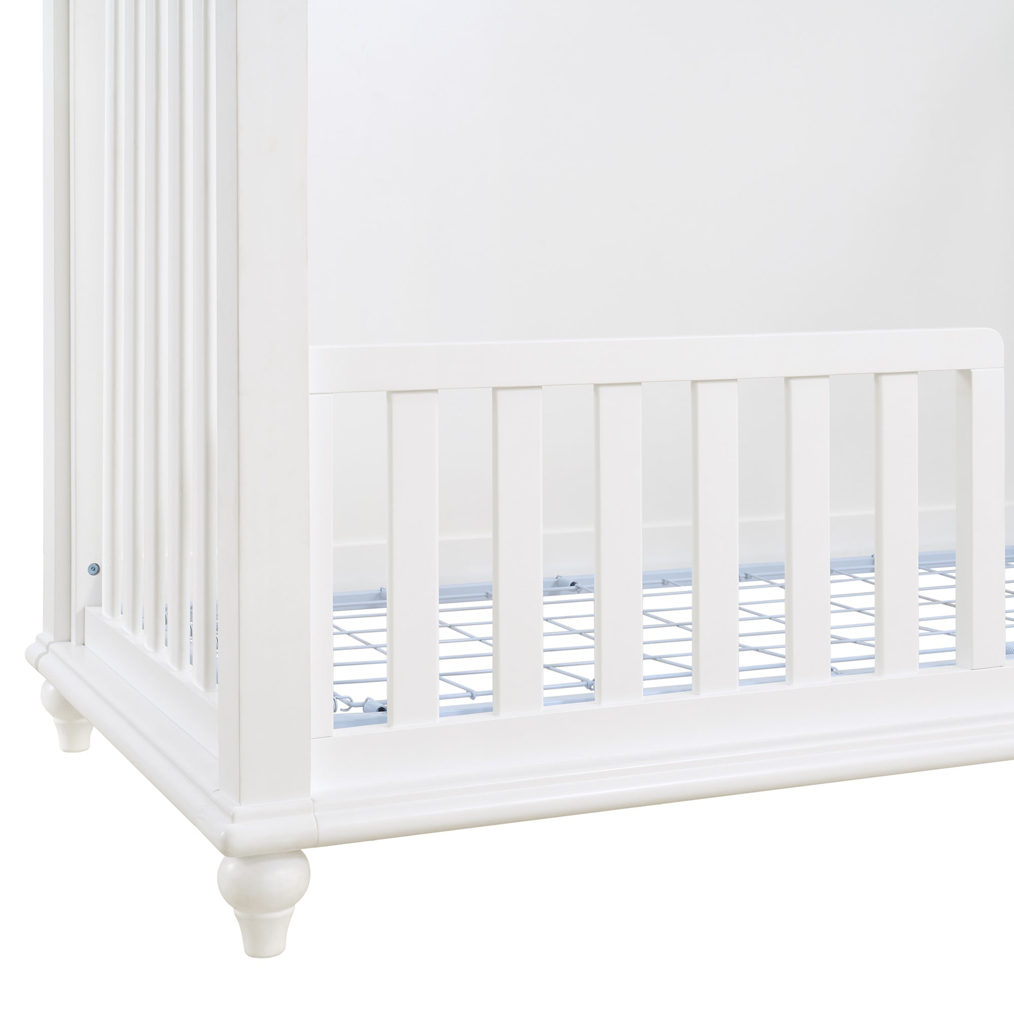Alana Crib with Guardrails in White