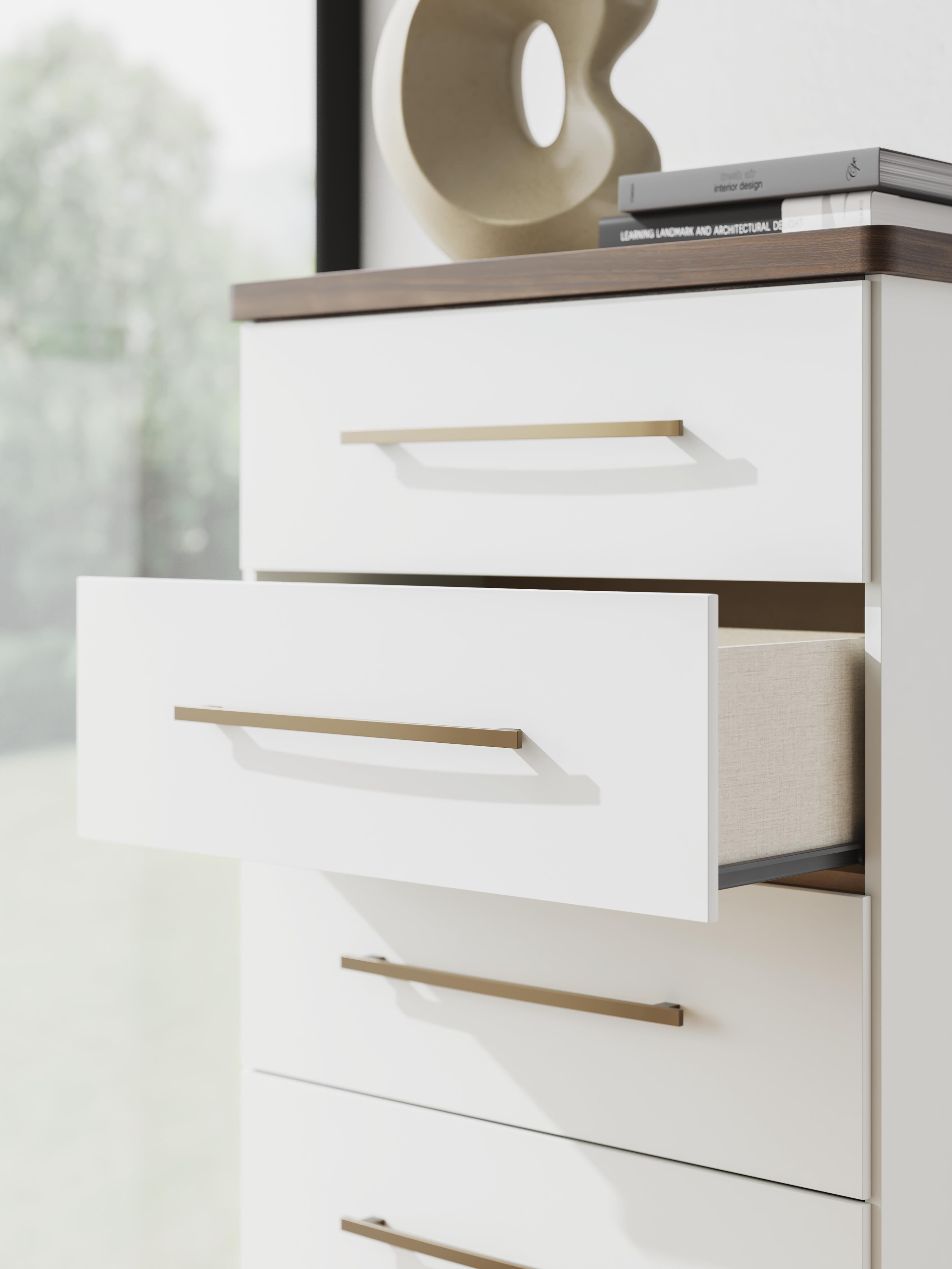 Kendanport Chest of Drawers