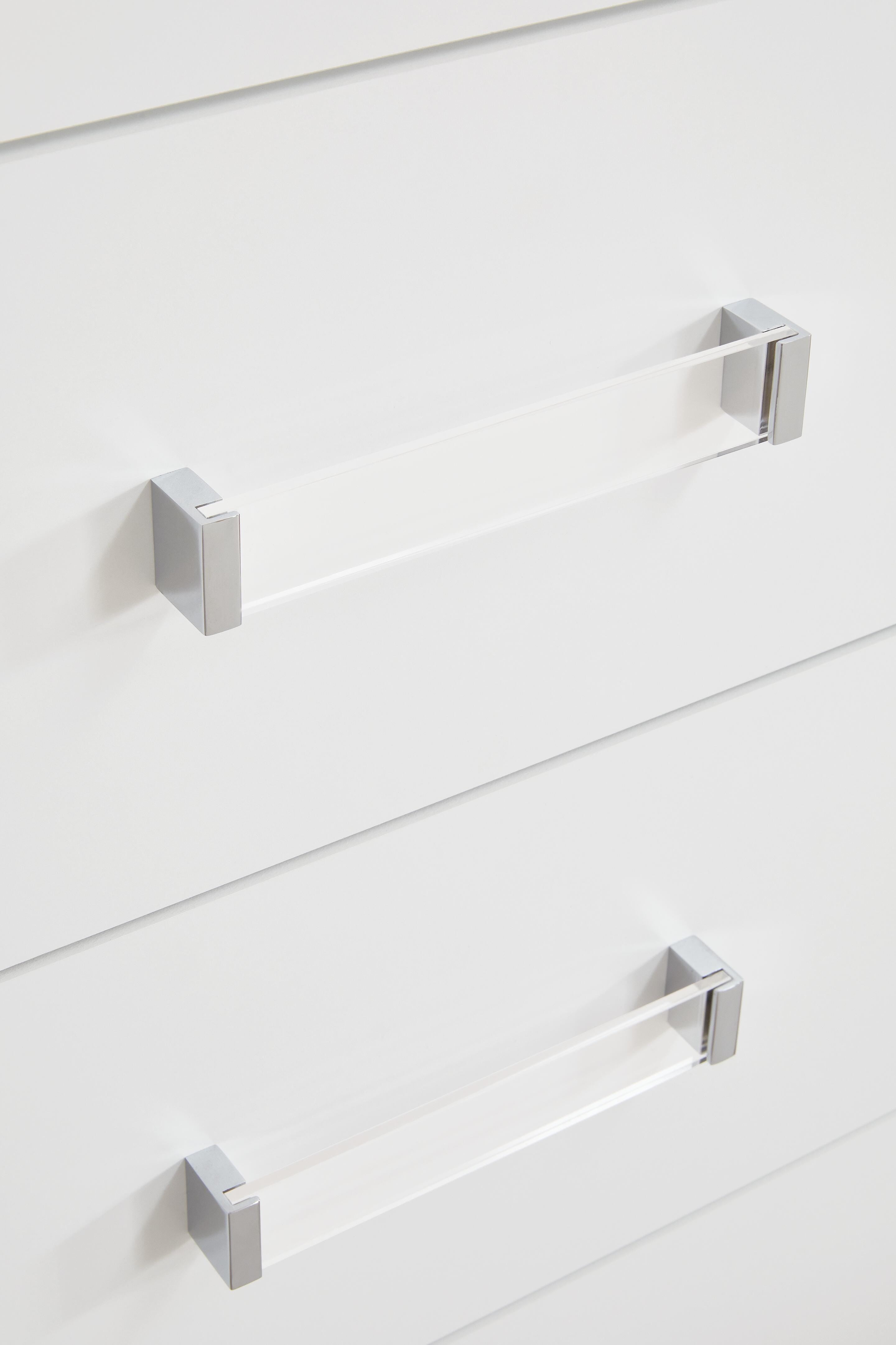 Maeling Dresser
