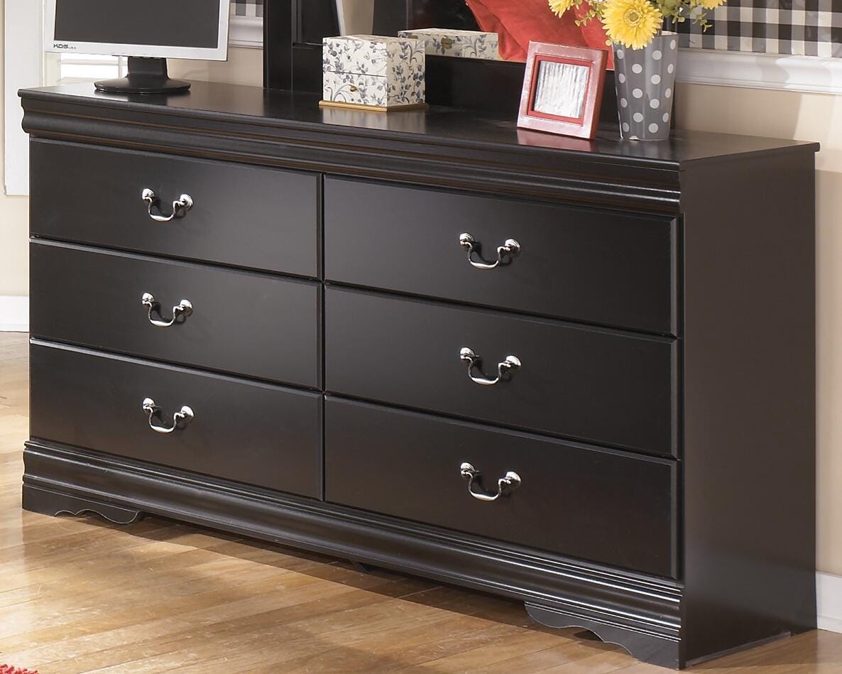 Dar Furniture - Ashley Furniture - Huey Vineyard Dresser - Six Drawer Dresser / Black - B128-31