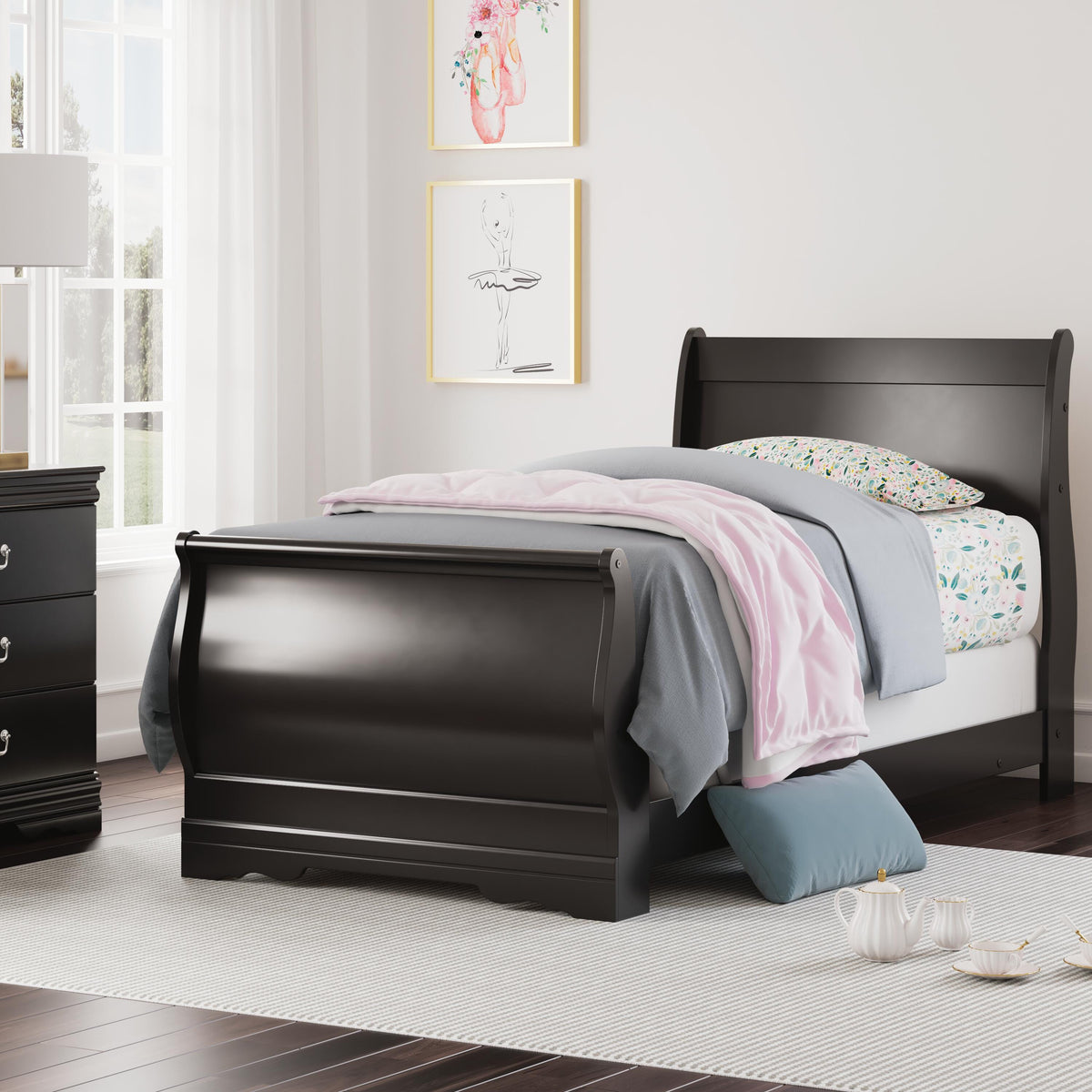Dar Furniture - Ashley Furniture - Huey Vineyard Twin Sleigh Bed - Twin Sleigh Bed / Black - B128B5