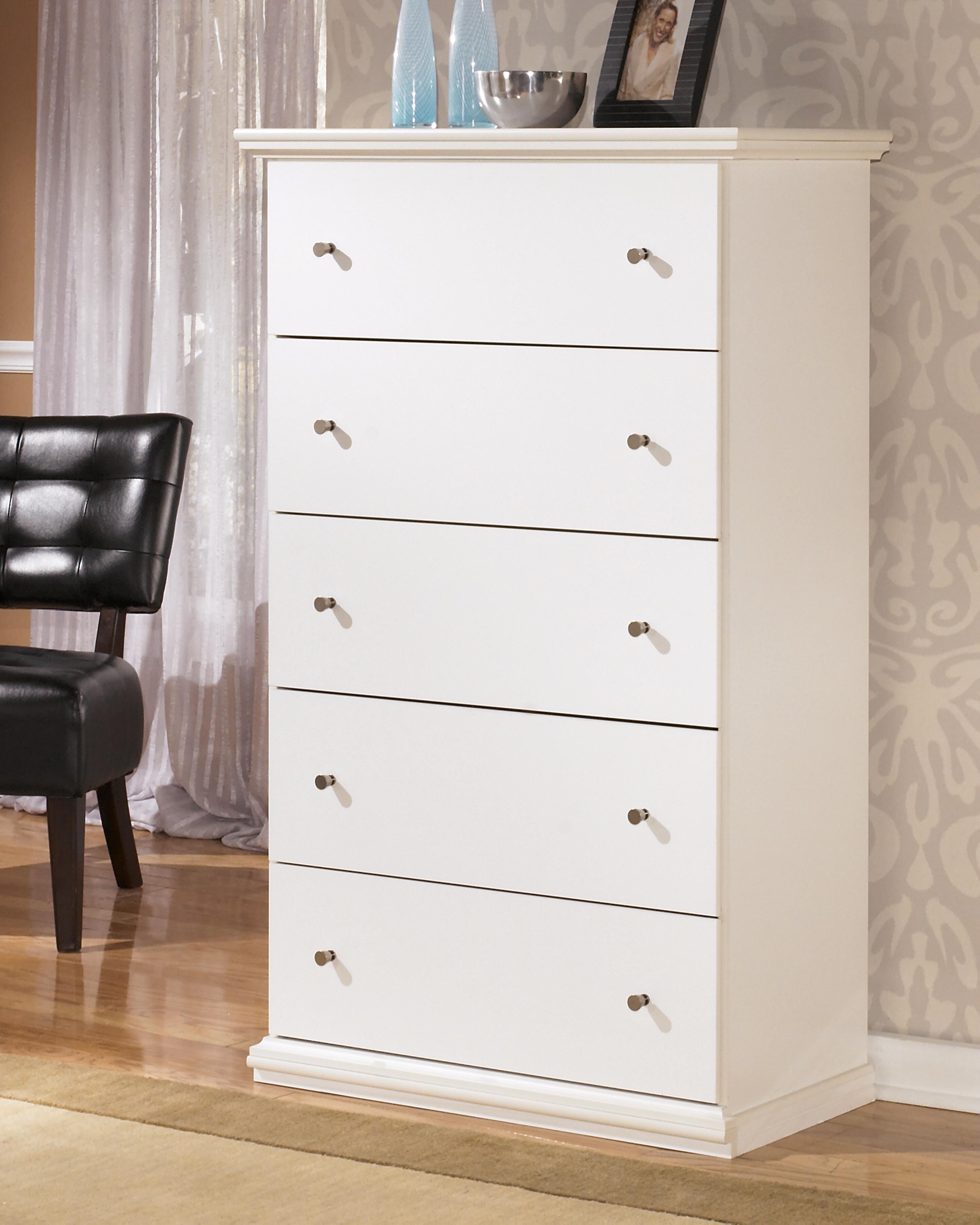 Dar Furniture - Ashley Furniture - Bostwick Shoals Chest of Drawers - Five Drawer Chest / White - B139-46