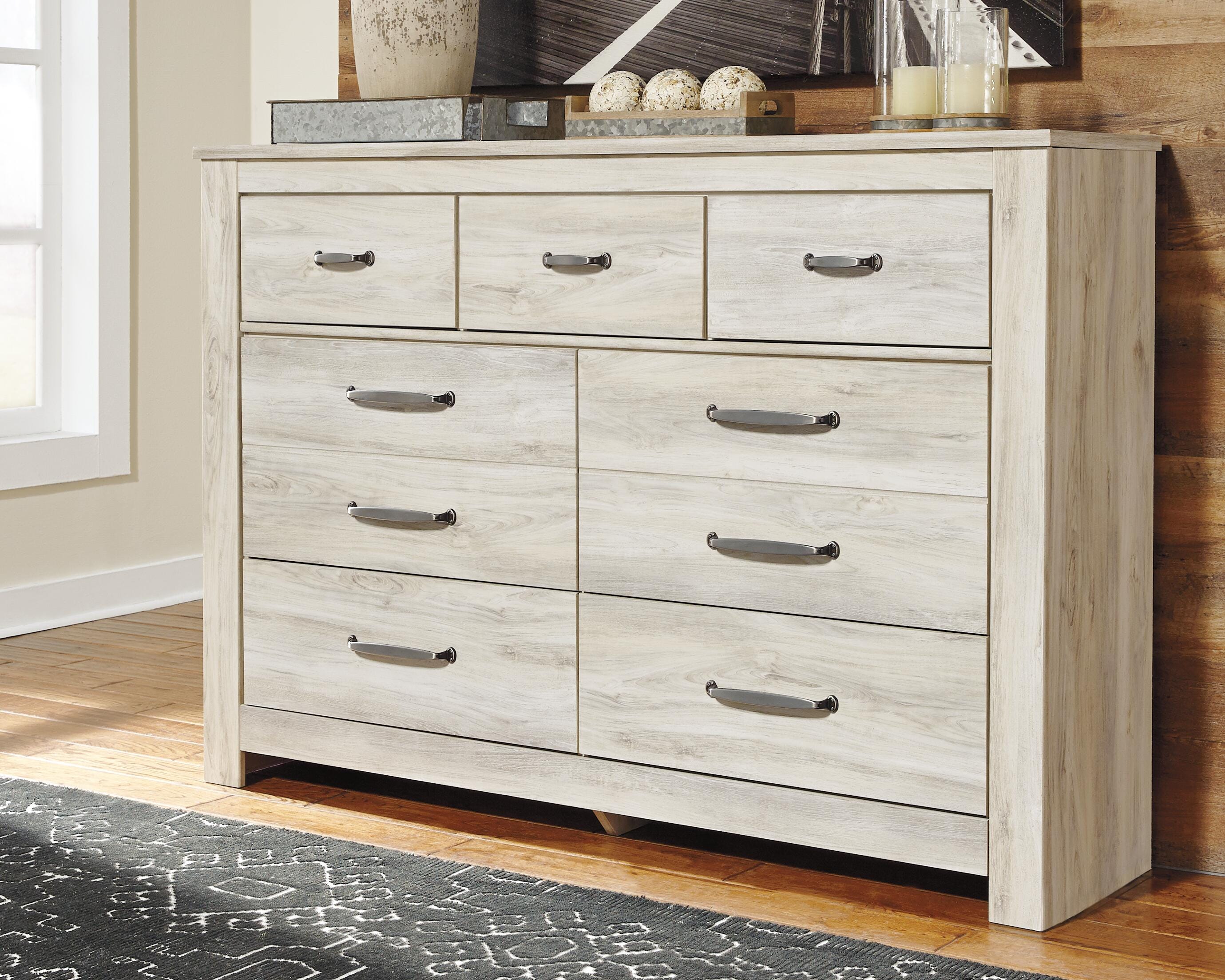 Dar Furniture - Ashley Furniture - Bellaby Dresser - Seven Drawer Dresser / Whitewash - B331-31