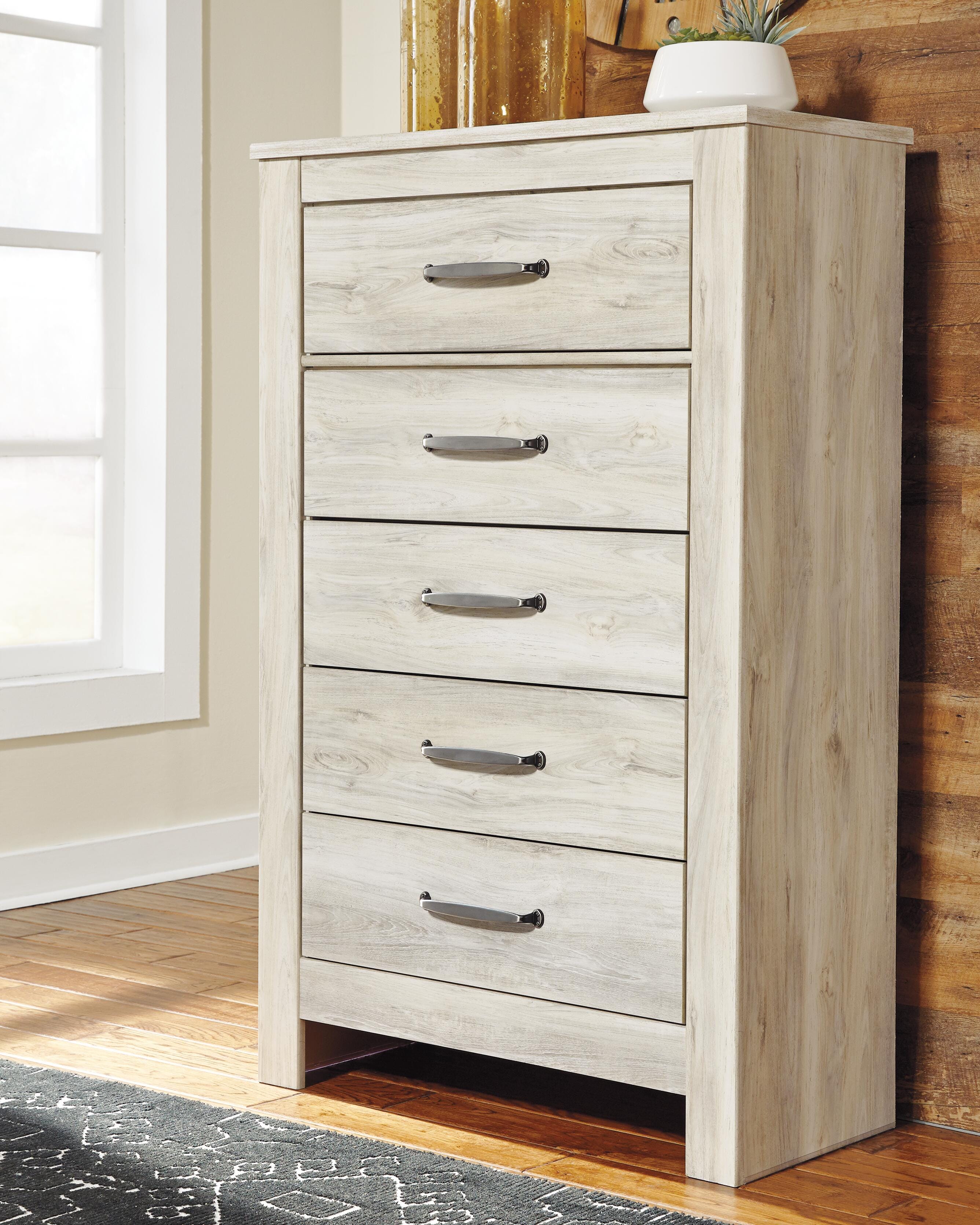 Dar Furniture - Ashley Furniture - Bellaby Chest of Drawers - Five Drawer Chest / Whitewash - B331-46