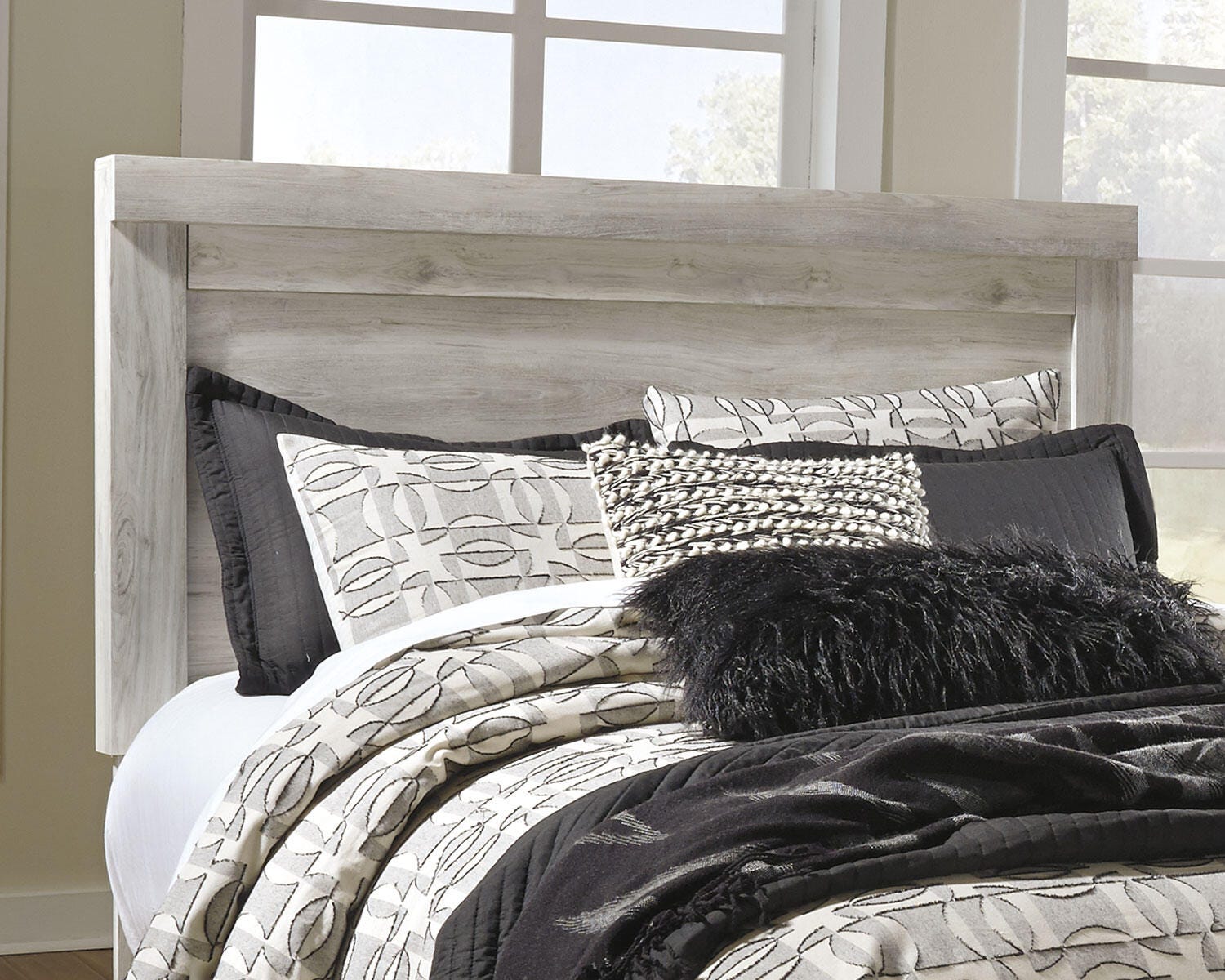 Bellaby Queen Platform Bed with 2 Storage Drawers