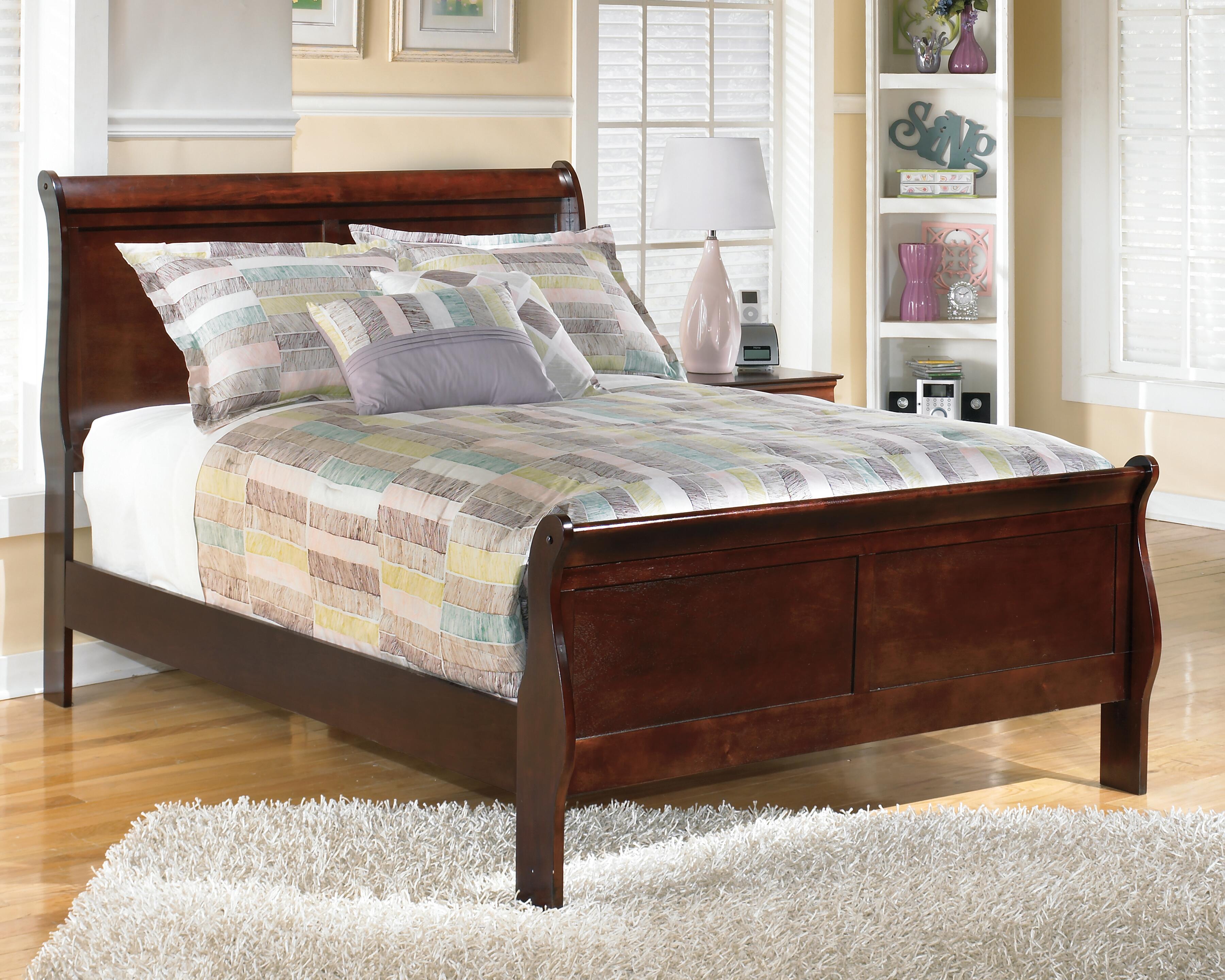 Dar Furniture - Ashley Furniture - Alisdair Full Sleigh Bed - Full Sleigh Bed / Reddish Brown - B376B4