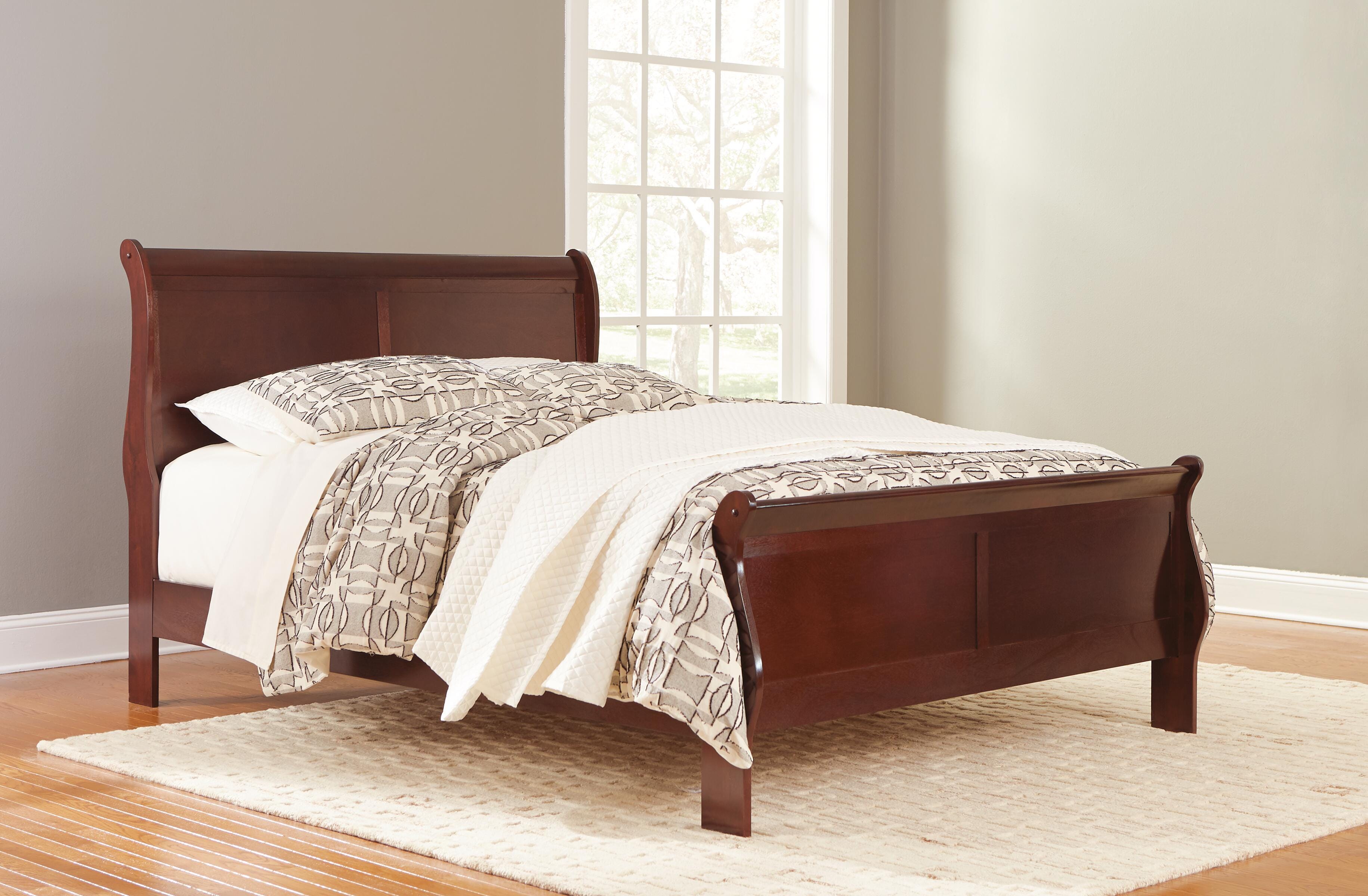 Dar Furniture - Ashley Furniture - Alisdair Queen Sleigh Bed - Queen Sleigh Bed / Reddish Brown - B376B2