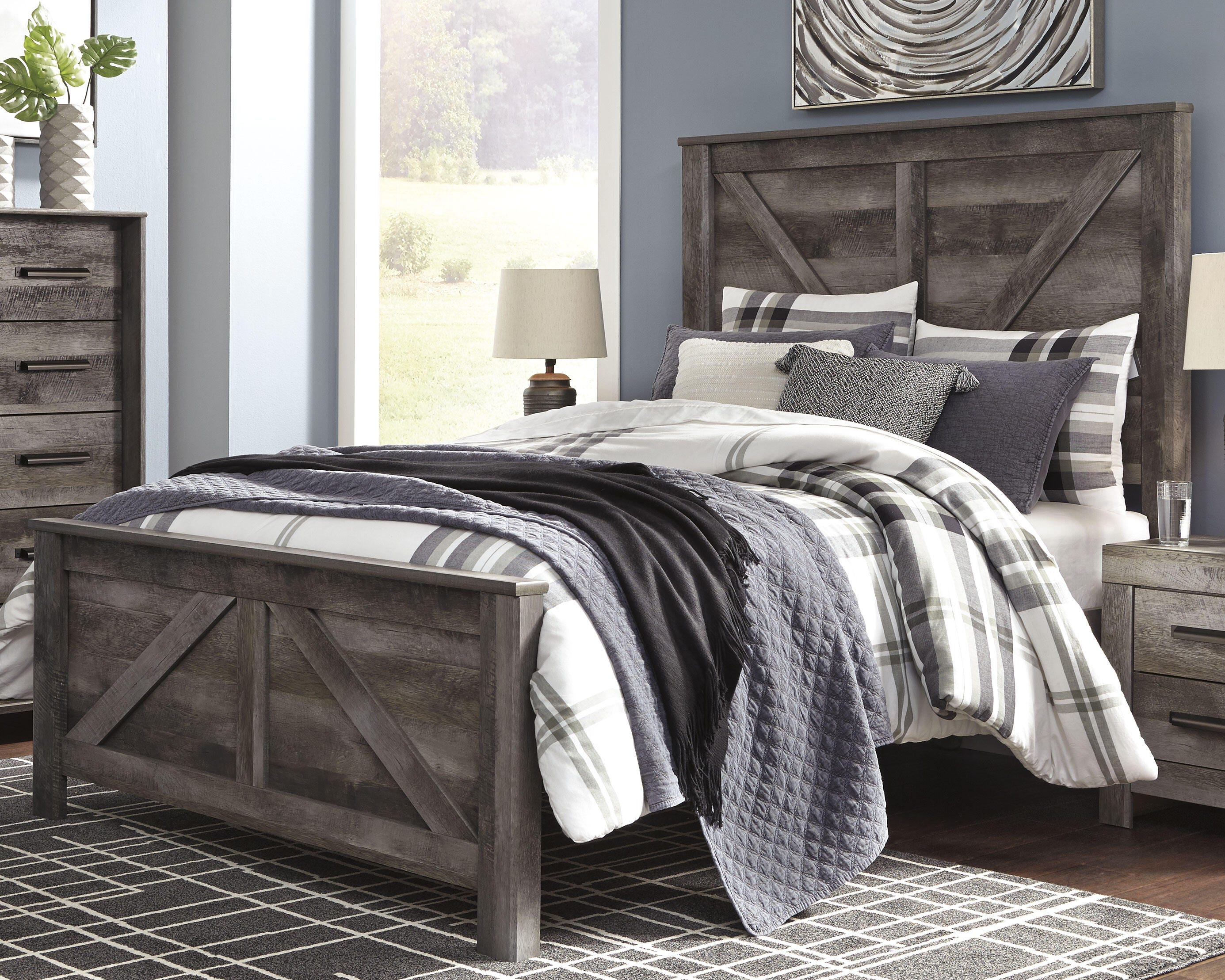 Dar Furniture - Ashley Furniture - Wynnlow Queen Crossbuck Panel Bed - Queen Crossbuck Panel Bed / Gray - B440B9