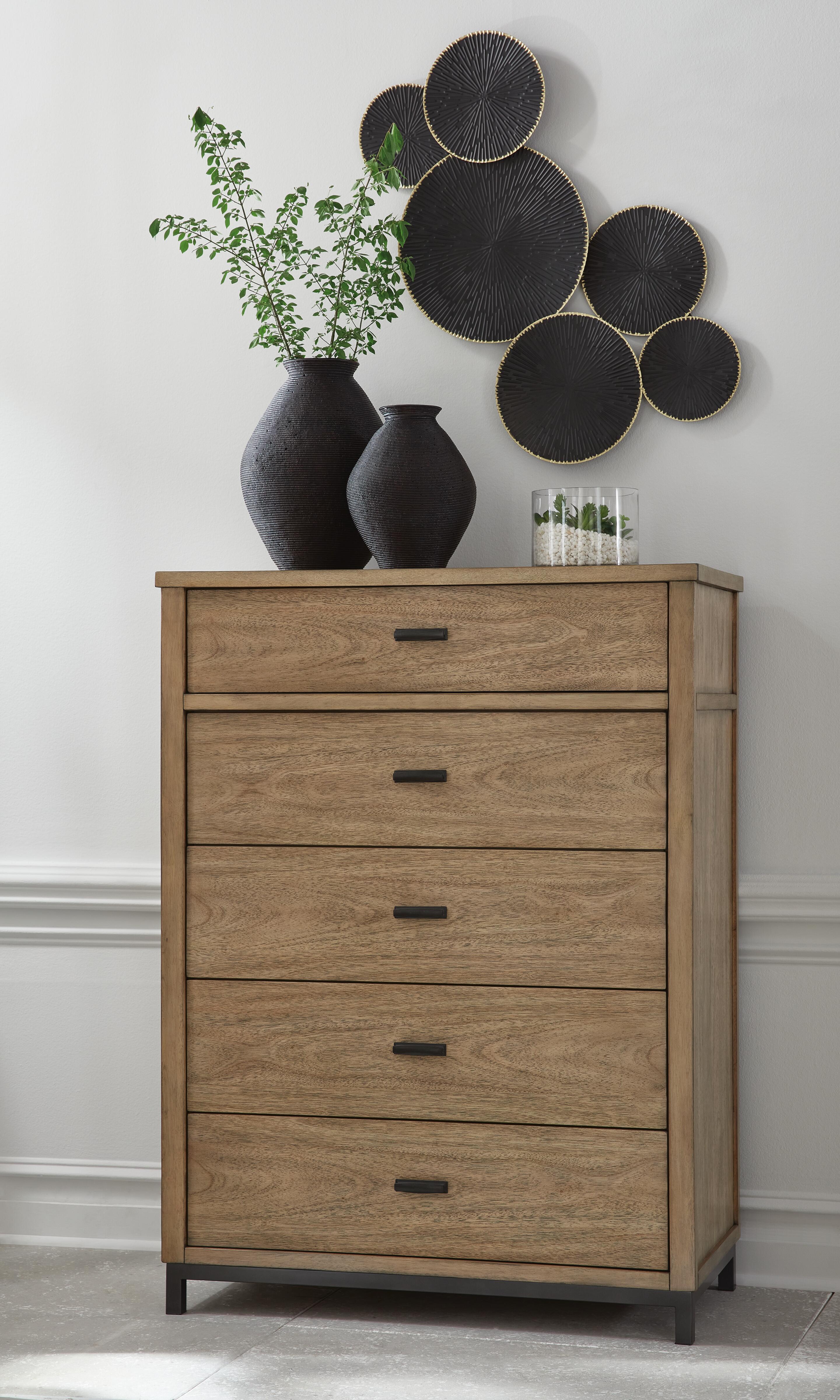 Dar Furniture - Ashley Furniture - Tomtyn Chest of Drawers - Five Drawer Chest / Light Brown - B622-46