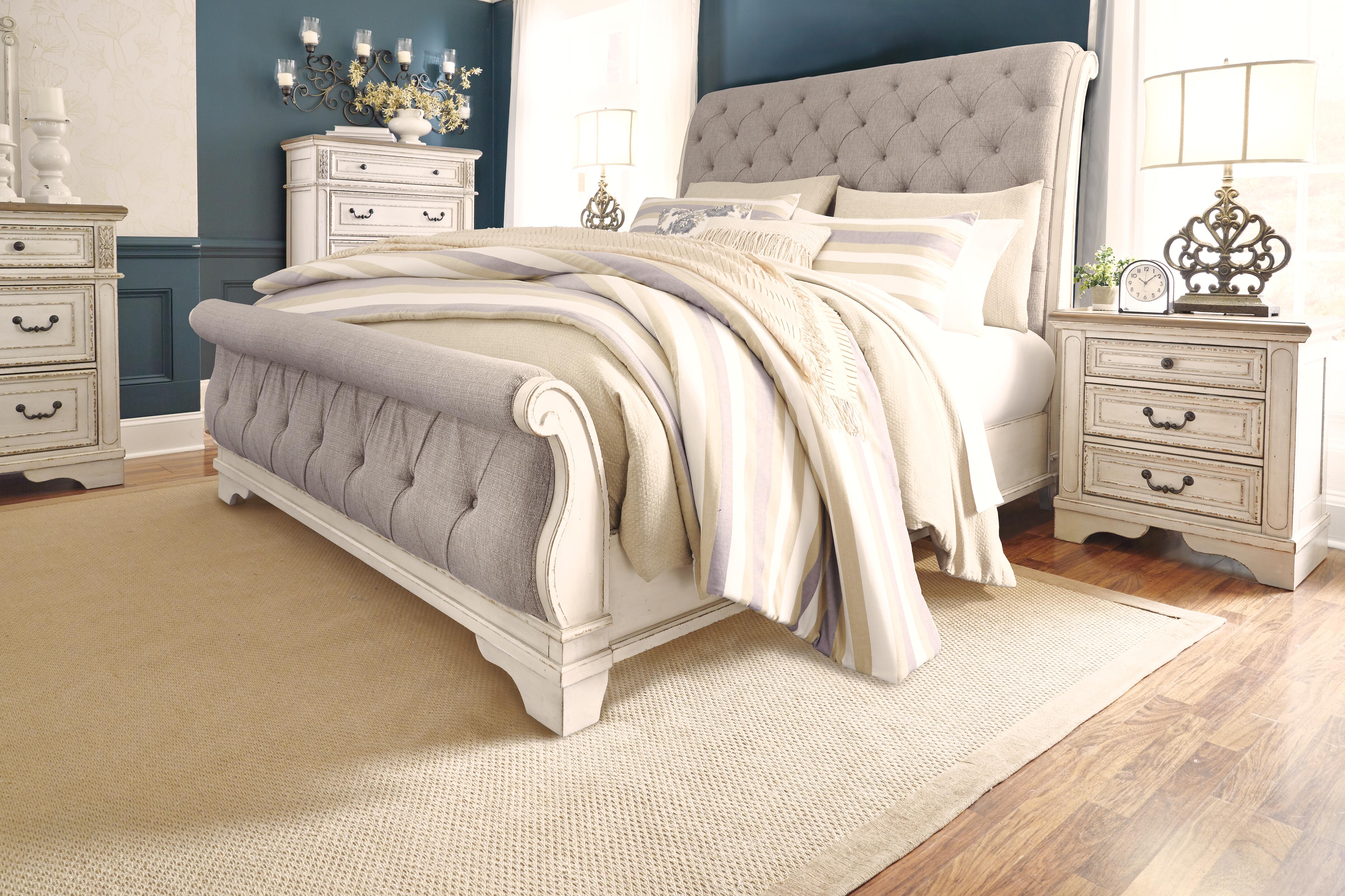 Realyn King Sleigh Bed