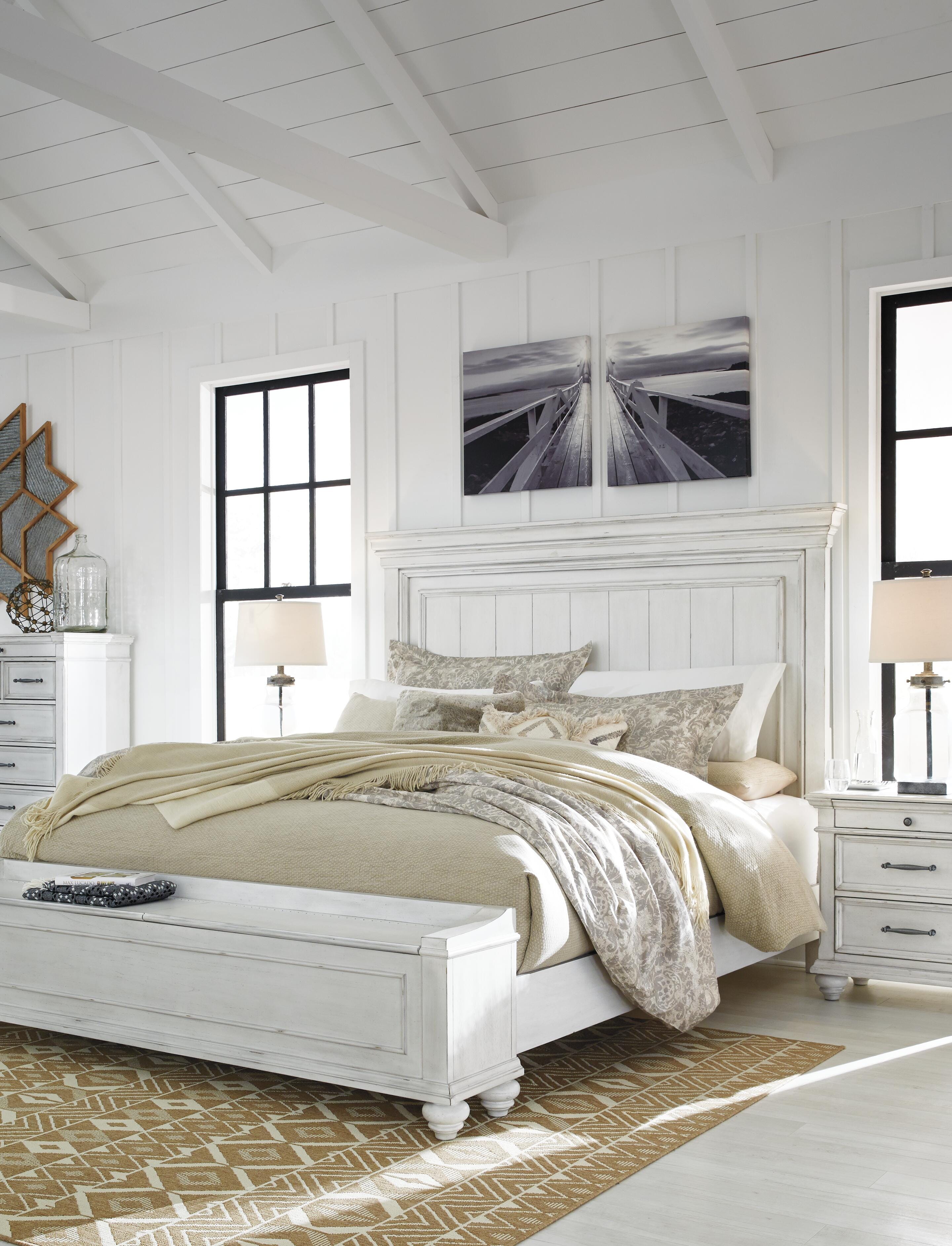 Kanwyn King Panel Bed with Storage Bench