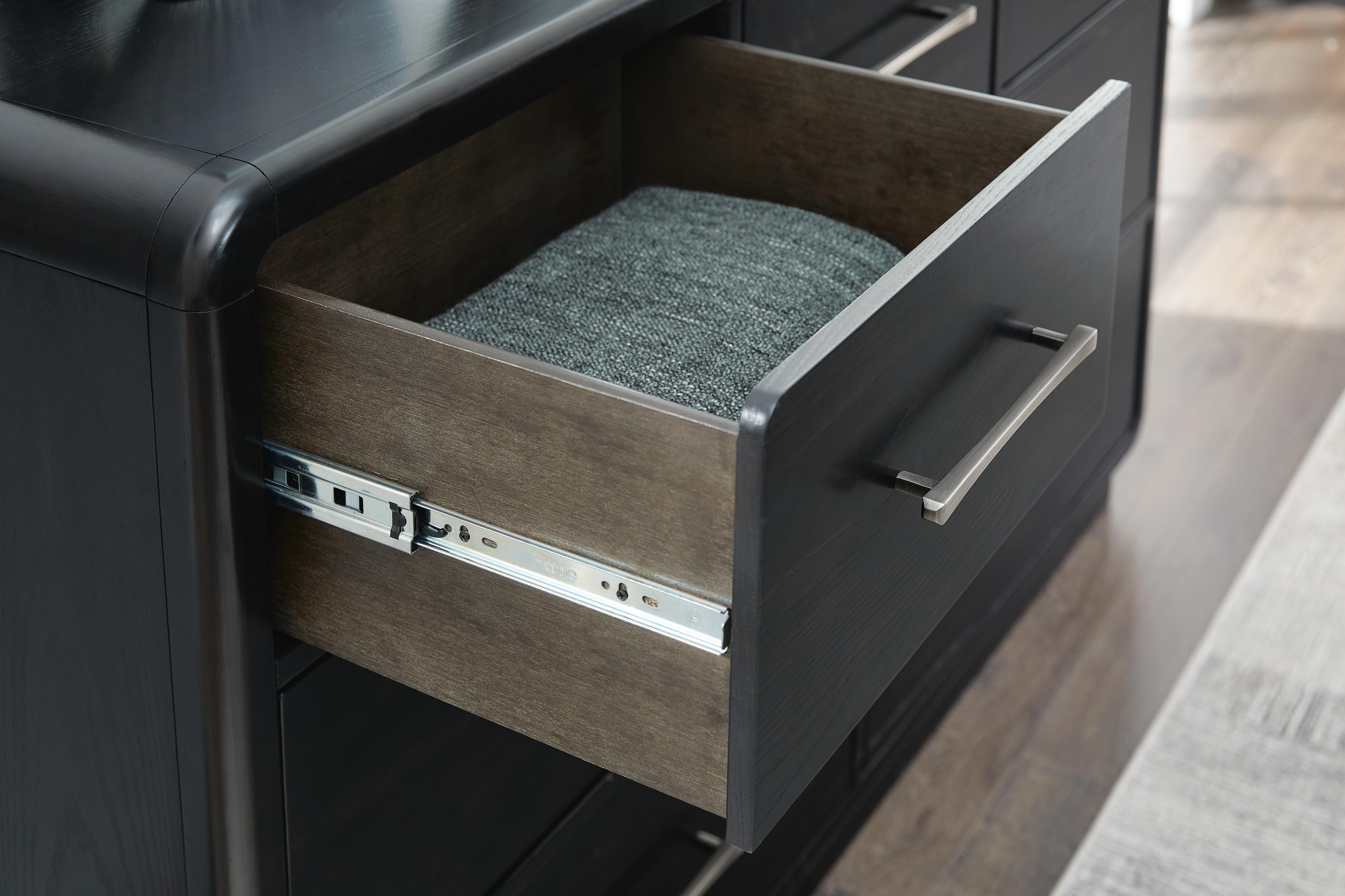 Rowanbeck Dresser