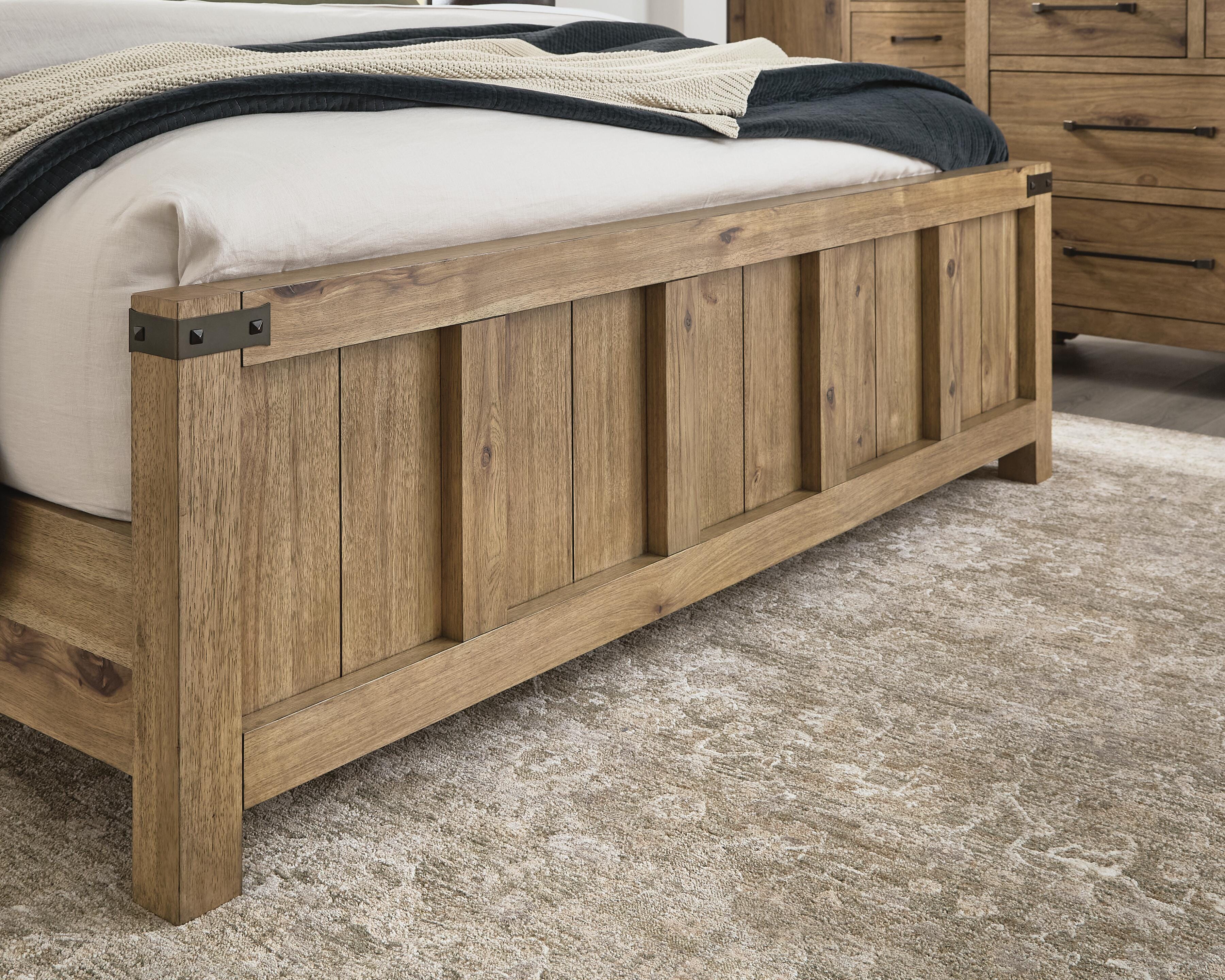 Ridgester King Panel Bed