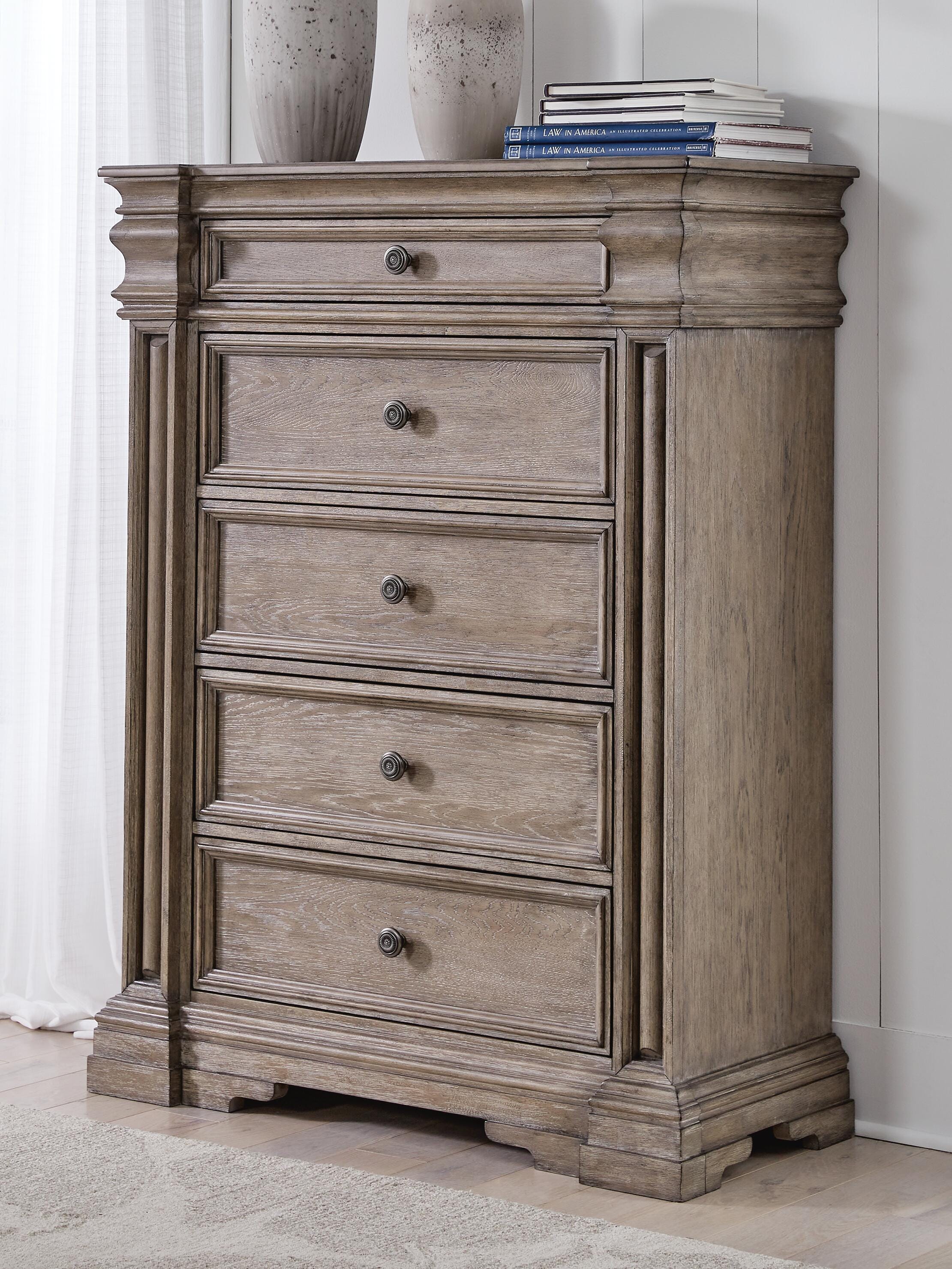 Dar Furniture - Ashley Furniture - Blairhurst Chest of Drawers - Five Drawer Chest / Light Grayish Brown - B916-46
